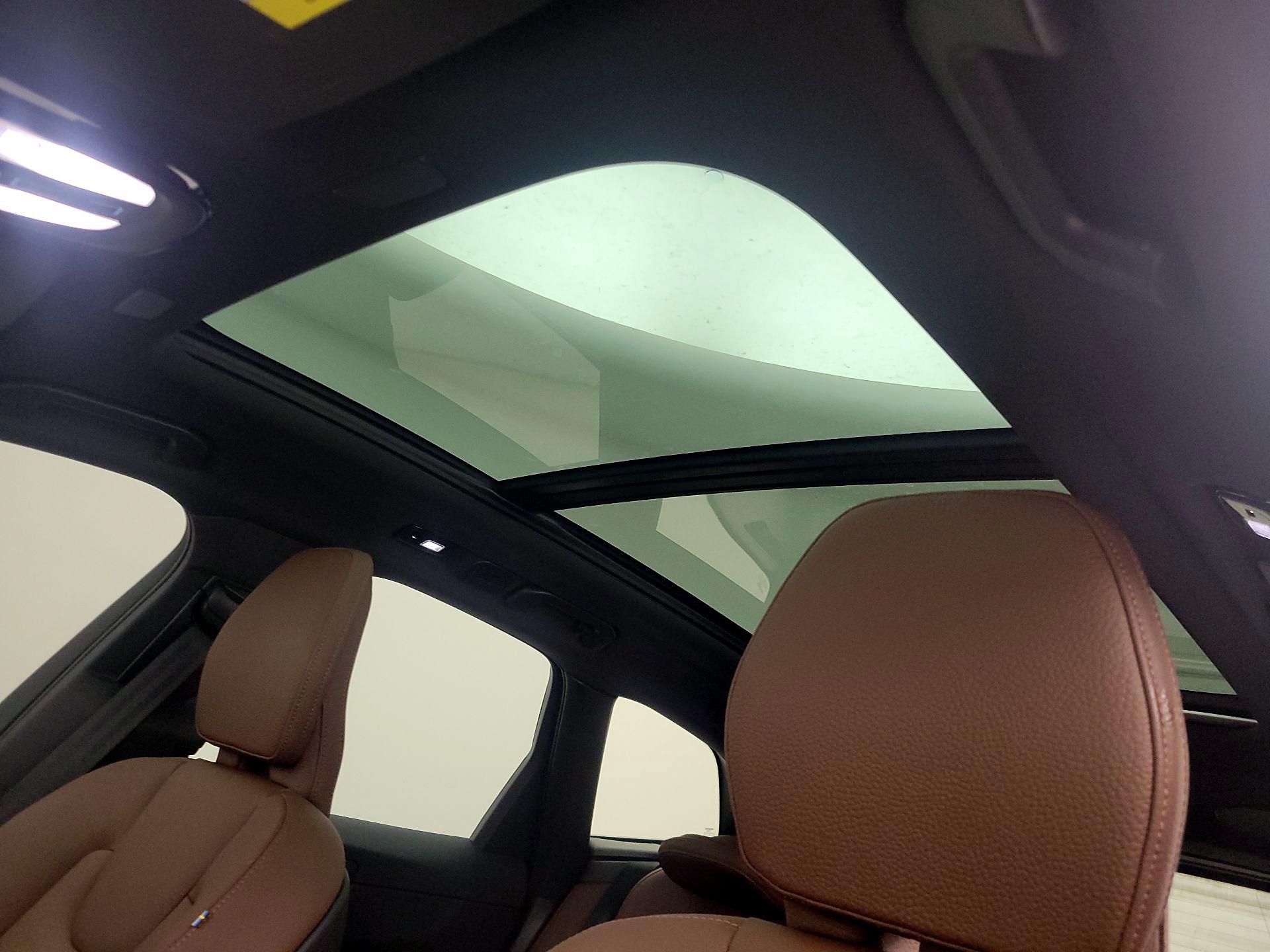 Thumbnail: 2023 Volvo XC60 - 20