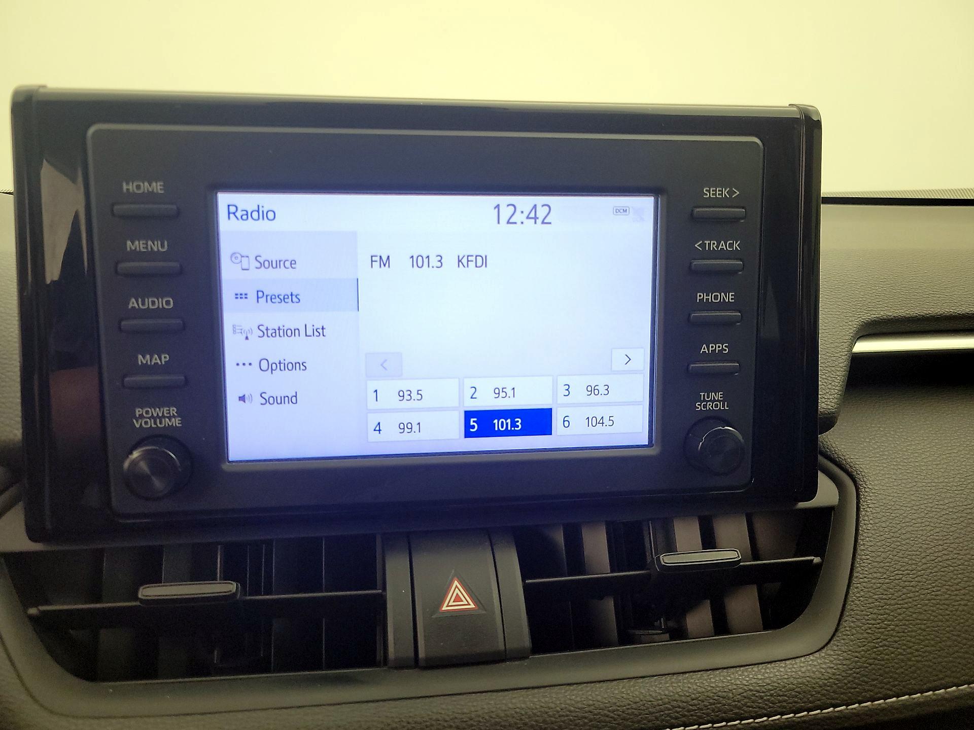 Thumbnail: 2019 Toyota RAV4 - 15