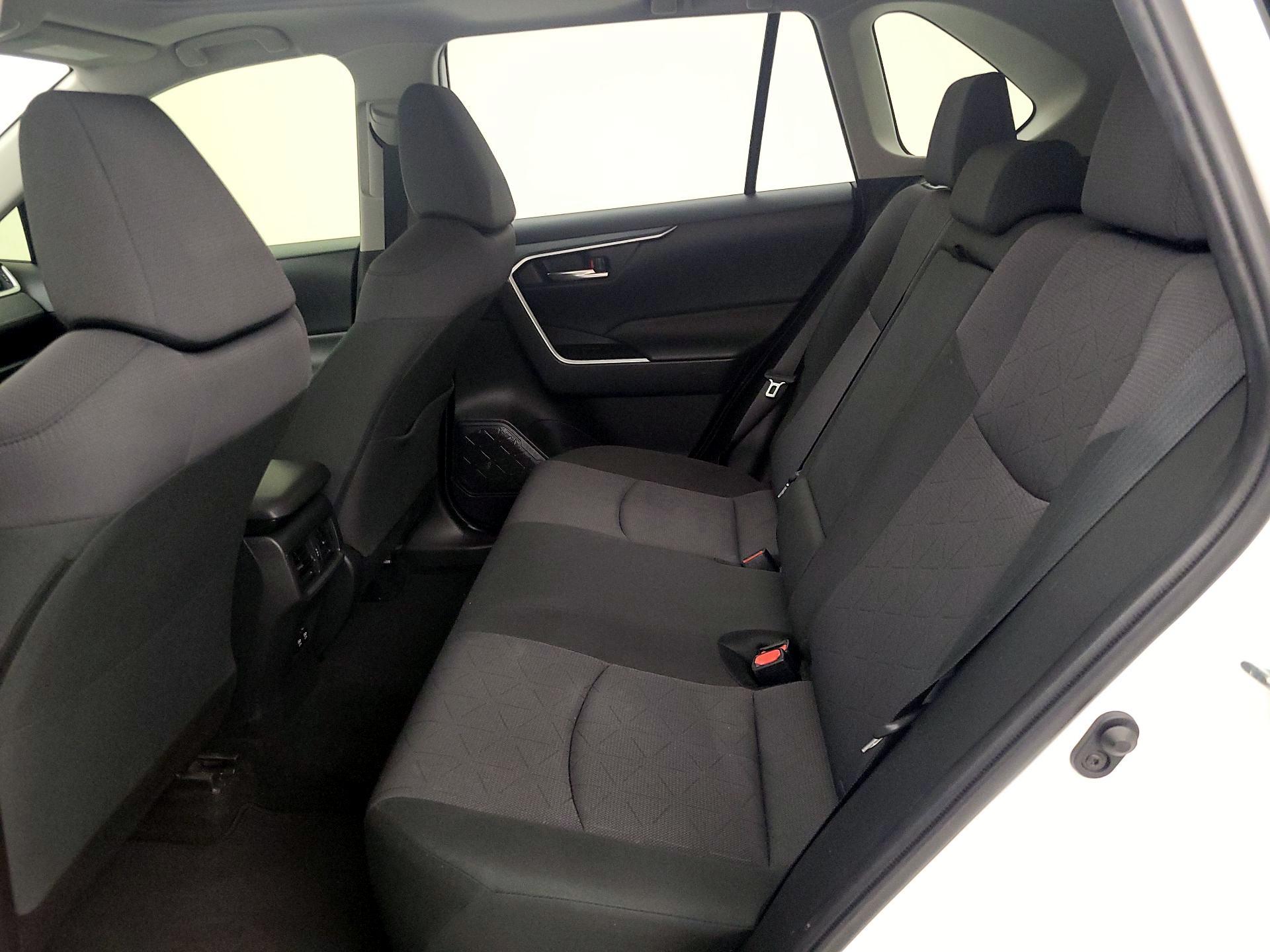 Thumbnail: 2019 Toyota RAV4 - 20