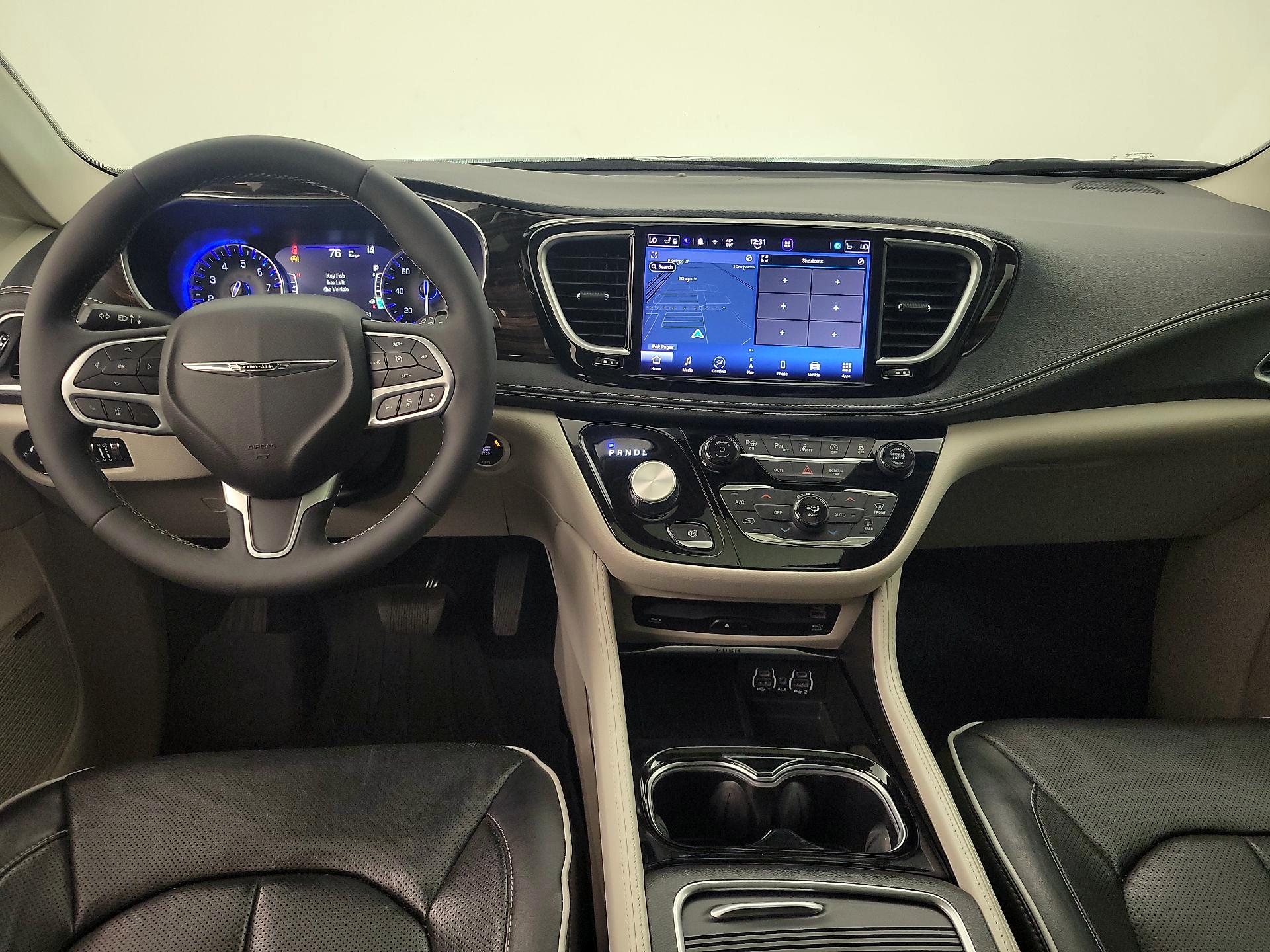 Thumbnail: 2022 Chrysler Pacifica - 9