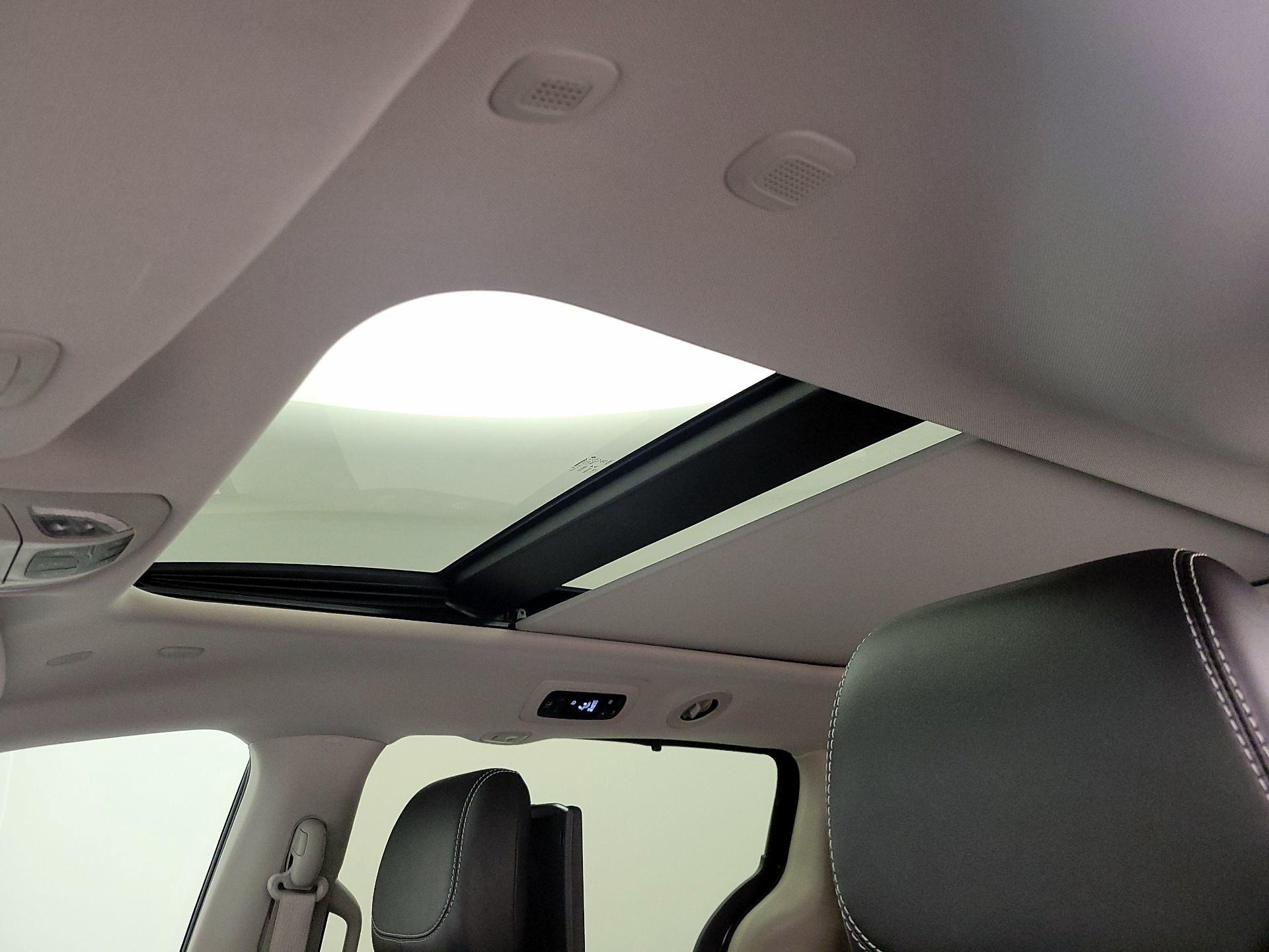 Thumbnail: 2022 Chrysler Pacifica - 20