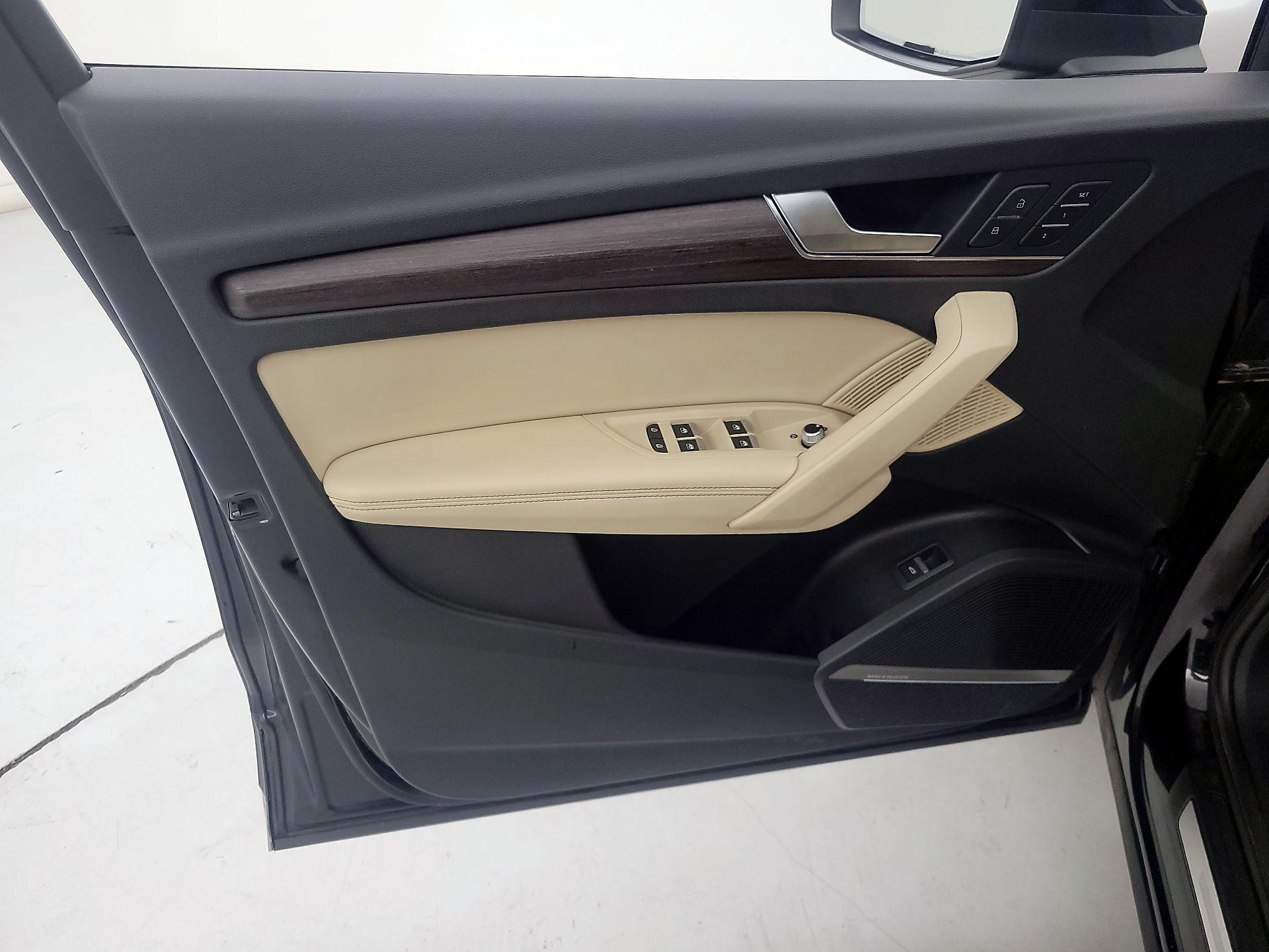 Thumbnail: 2021 Audi Q5 - 12