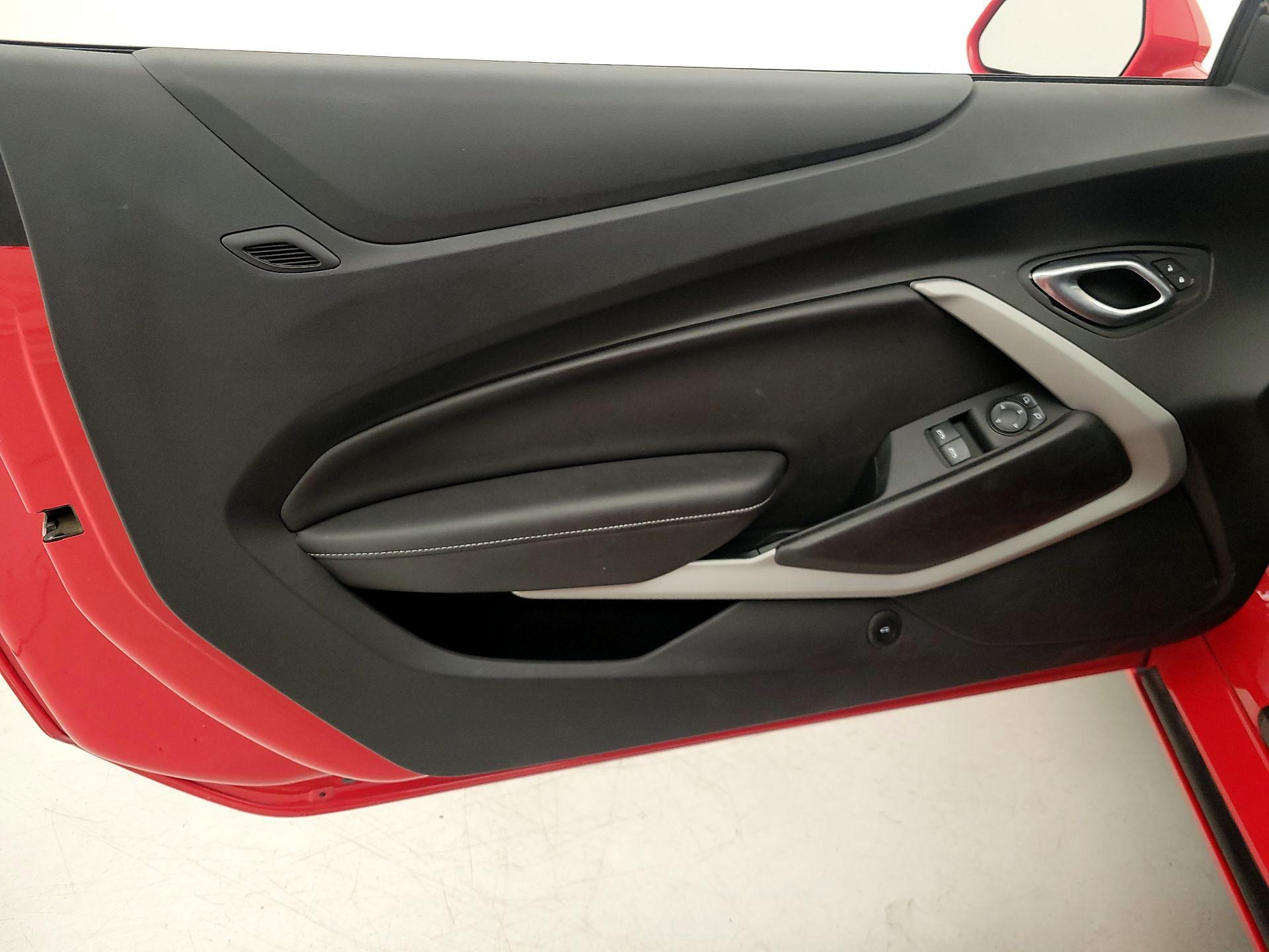 Thumbnail: 2019 Chevrolet Camaro - 12