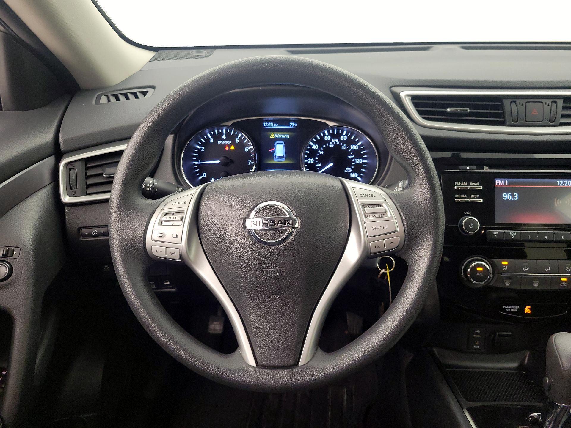 Thumbnail: 2016 Nissan Rogue - 10