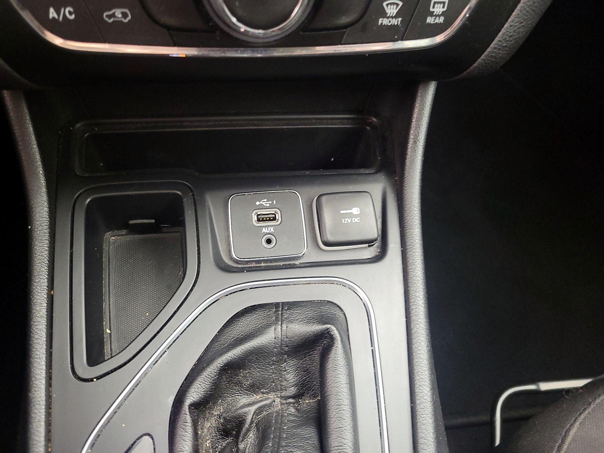 Thumbnail: 2020 Jeep Cherokee - 18