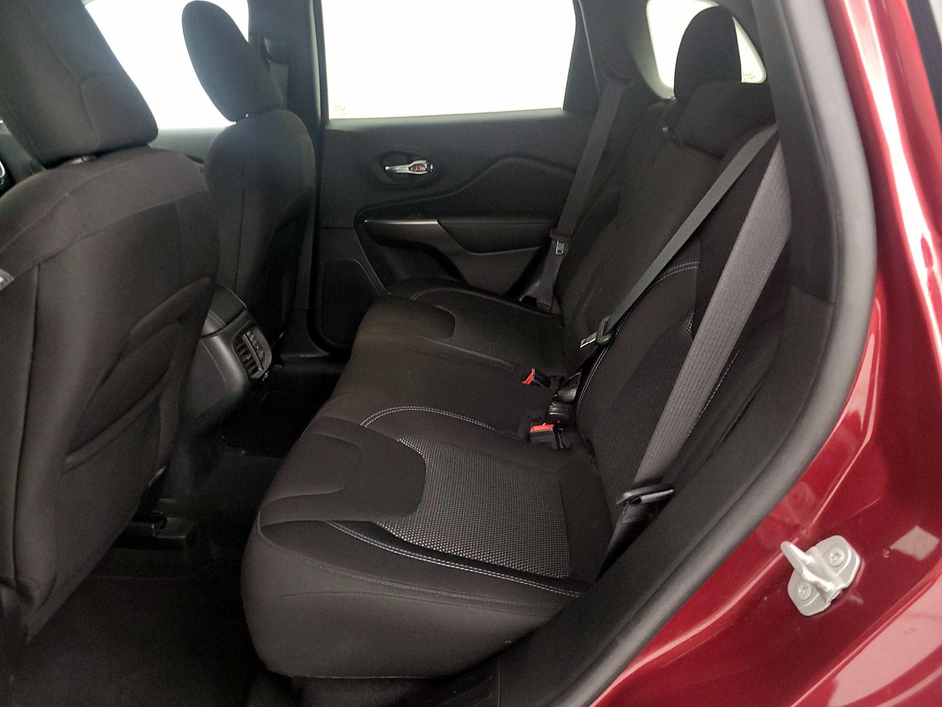 Thumbnail: 2020 Jeep Cherokee - 19