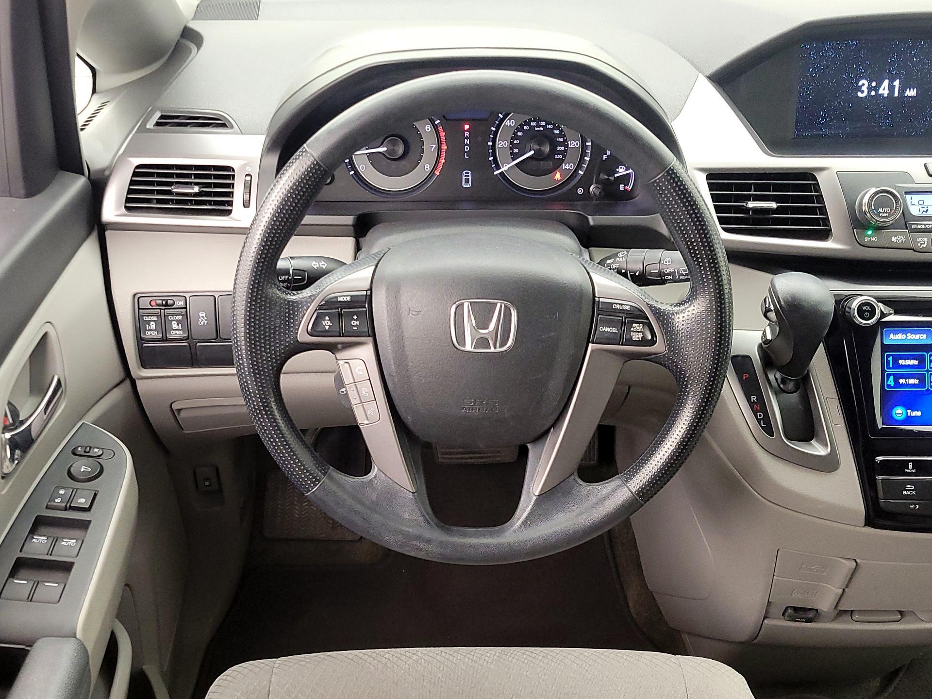 Thumbnail: 2015 Honda Odyssey - 10