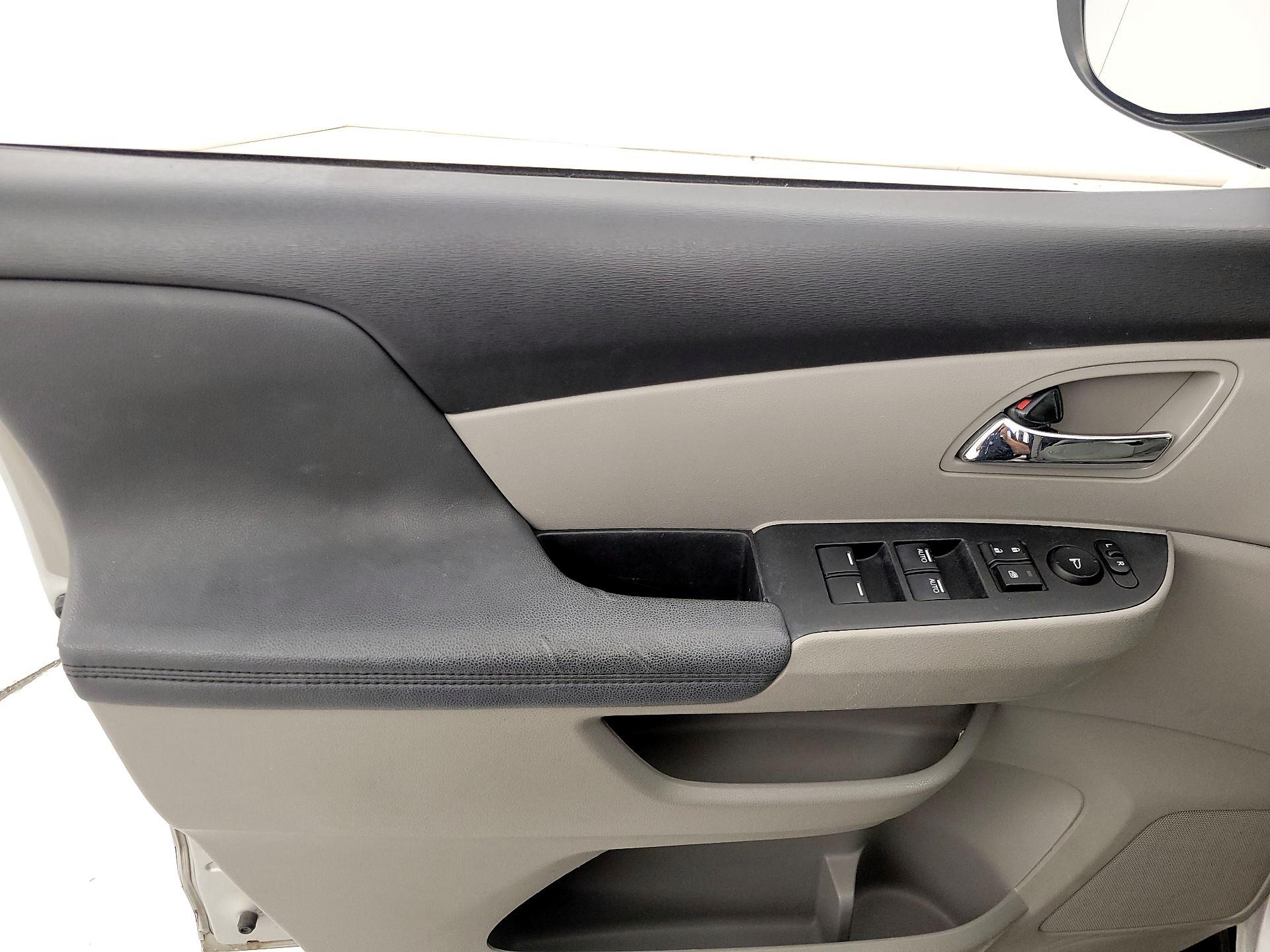 Thumbnail: 2015 Honda Odyssey - 12