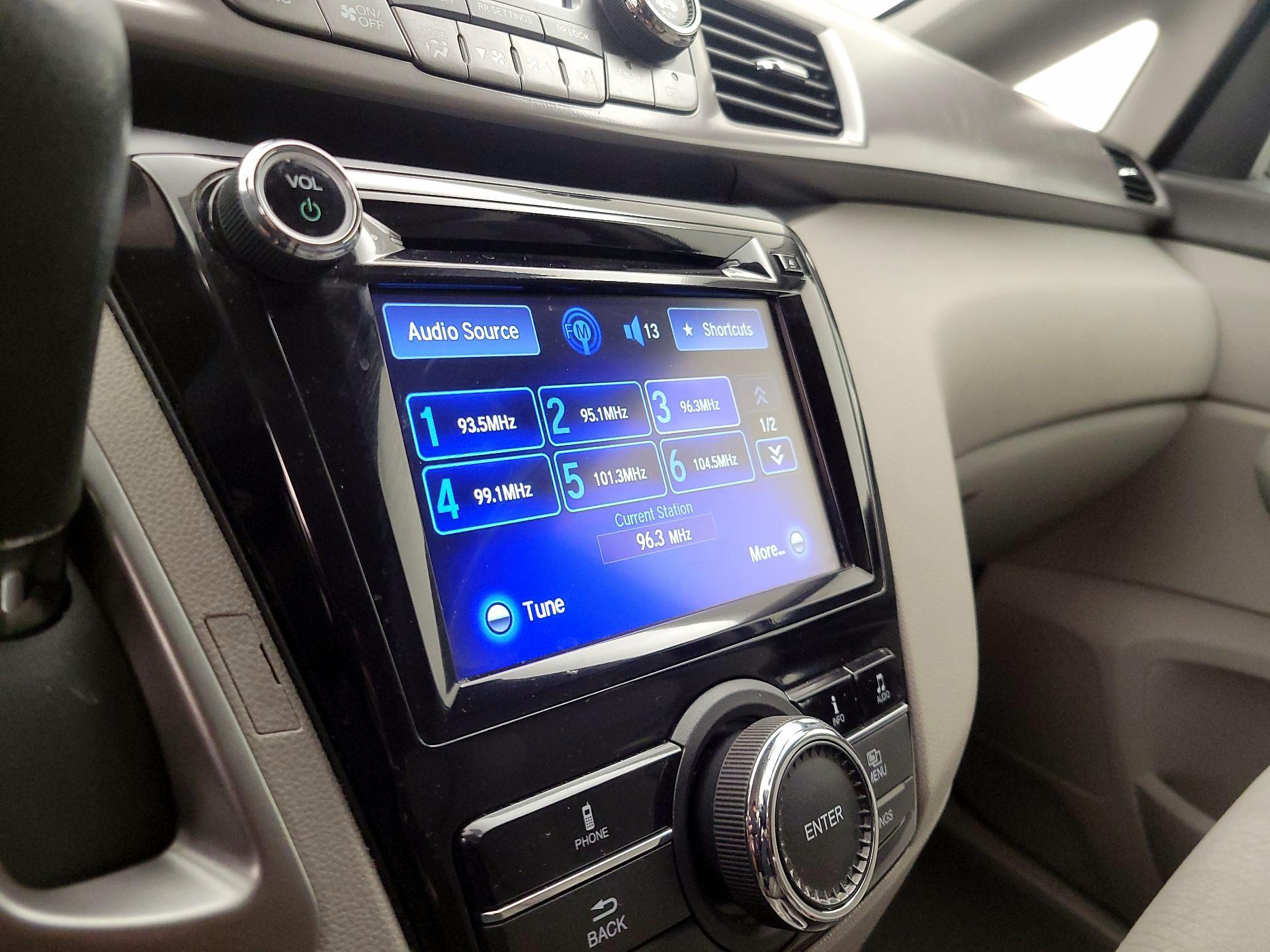 Thumbnail: 2015 Honda Odyssey - 15