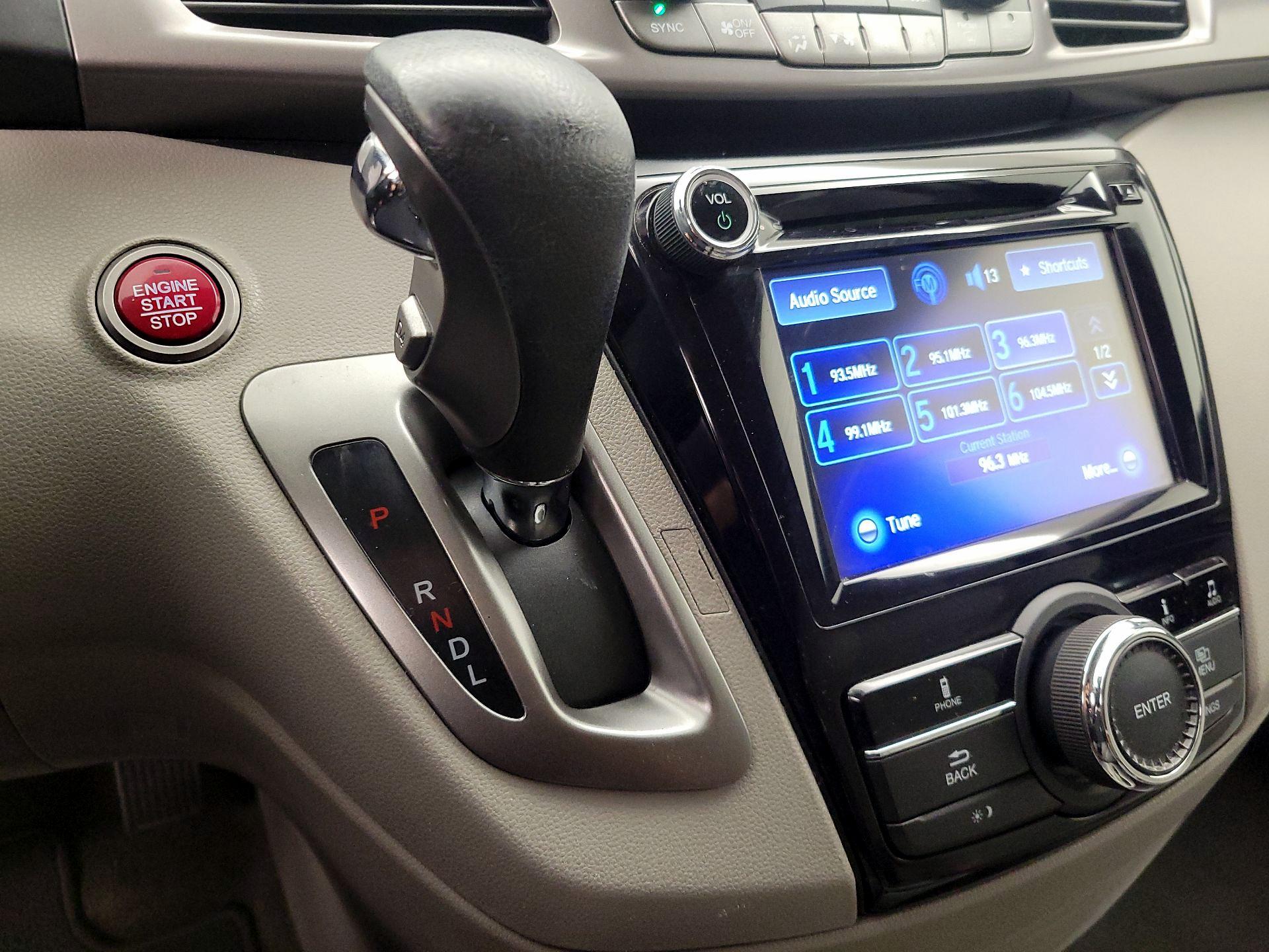 Thumbnail: 2015 Honda Odyssey - 17