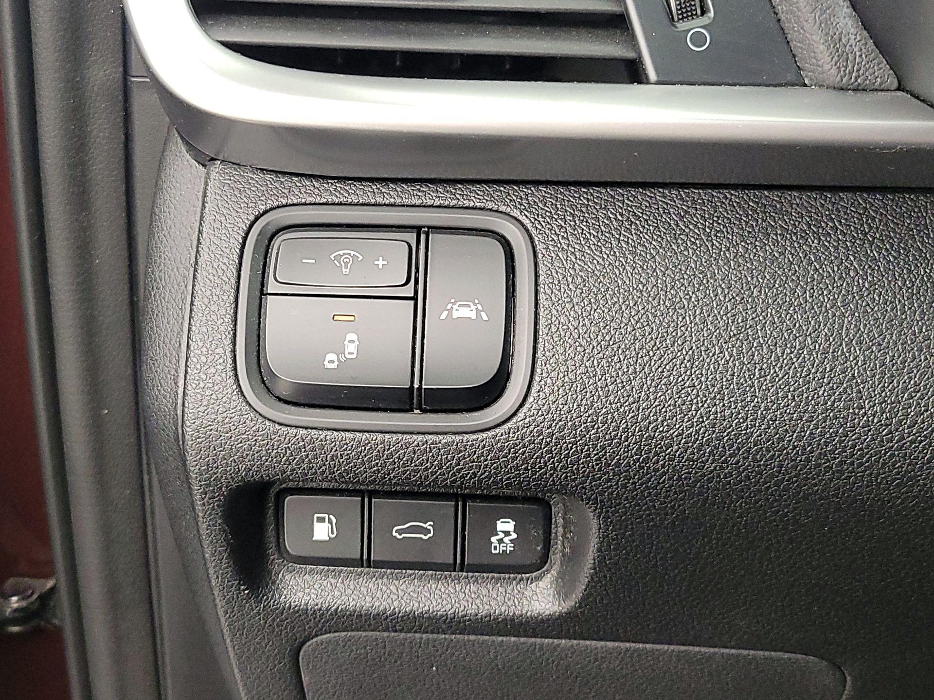 Thumbnail: 2019 Kia Optima - 13