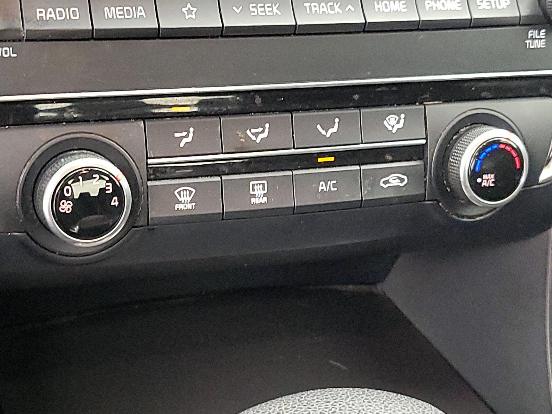 Thumbnail: 2019 Kia Optima - 16