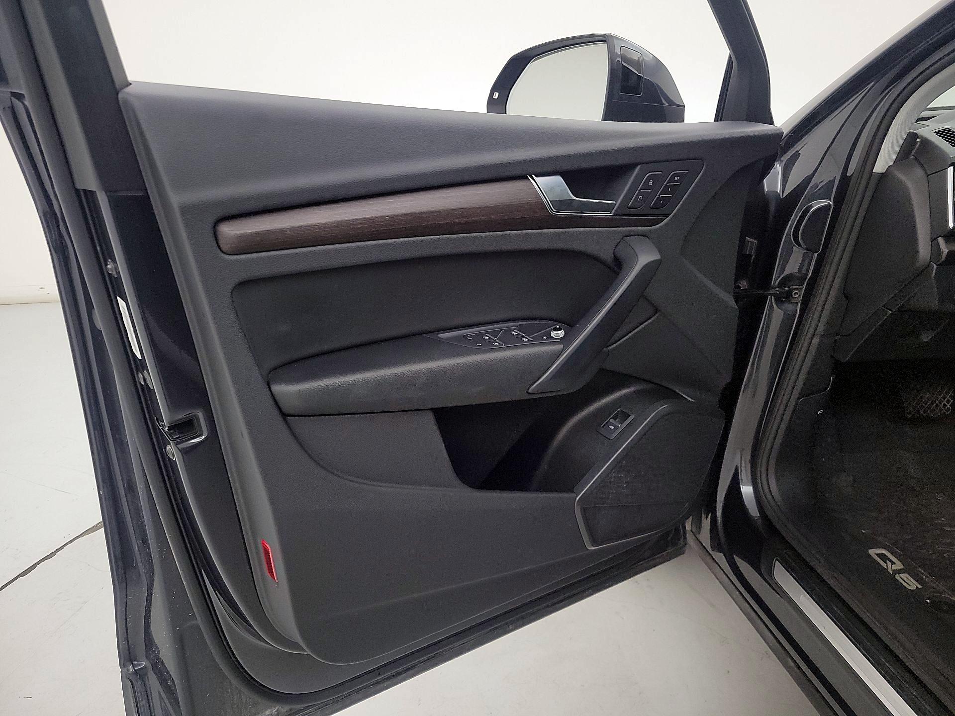 Thumbnail: 2021 Audi Q5 - 12