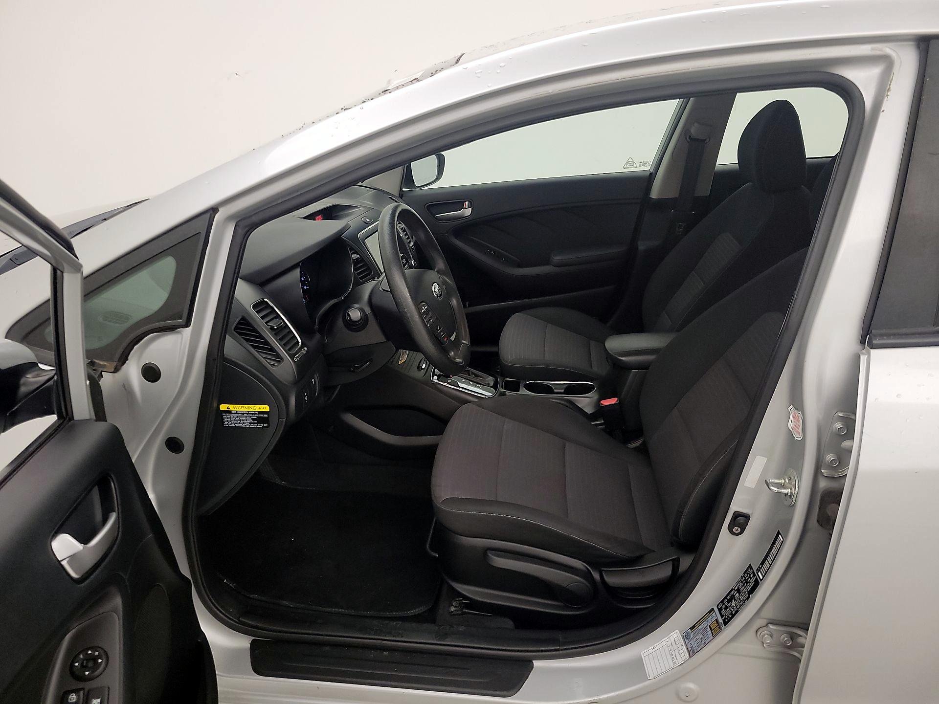Thumbnail: 2018 Kia Forte - 11