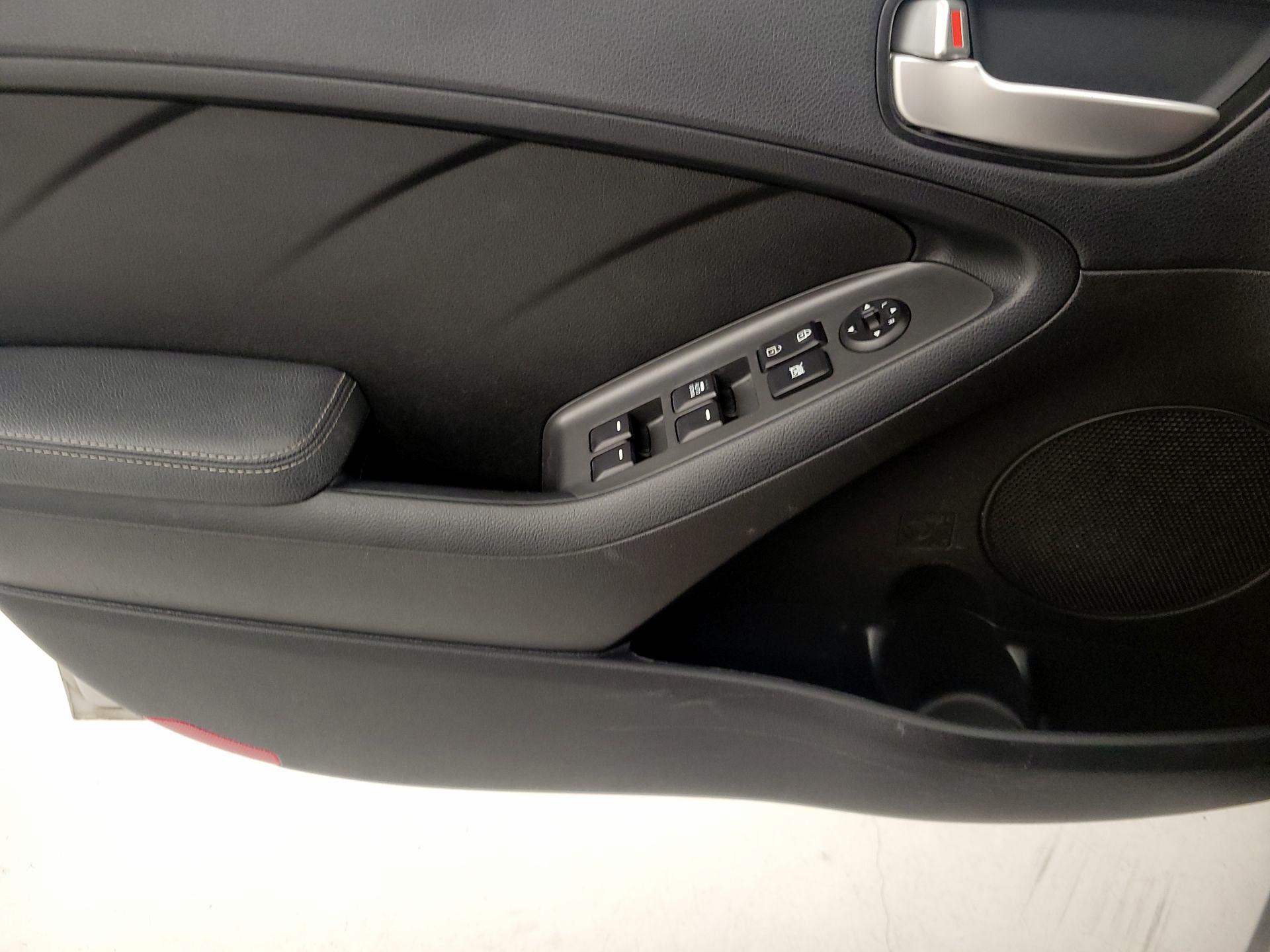 Thumbnail: 2018 Kia Forte - 12