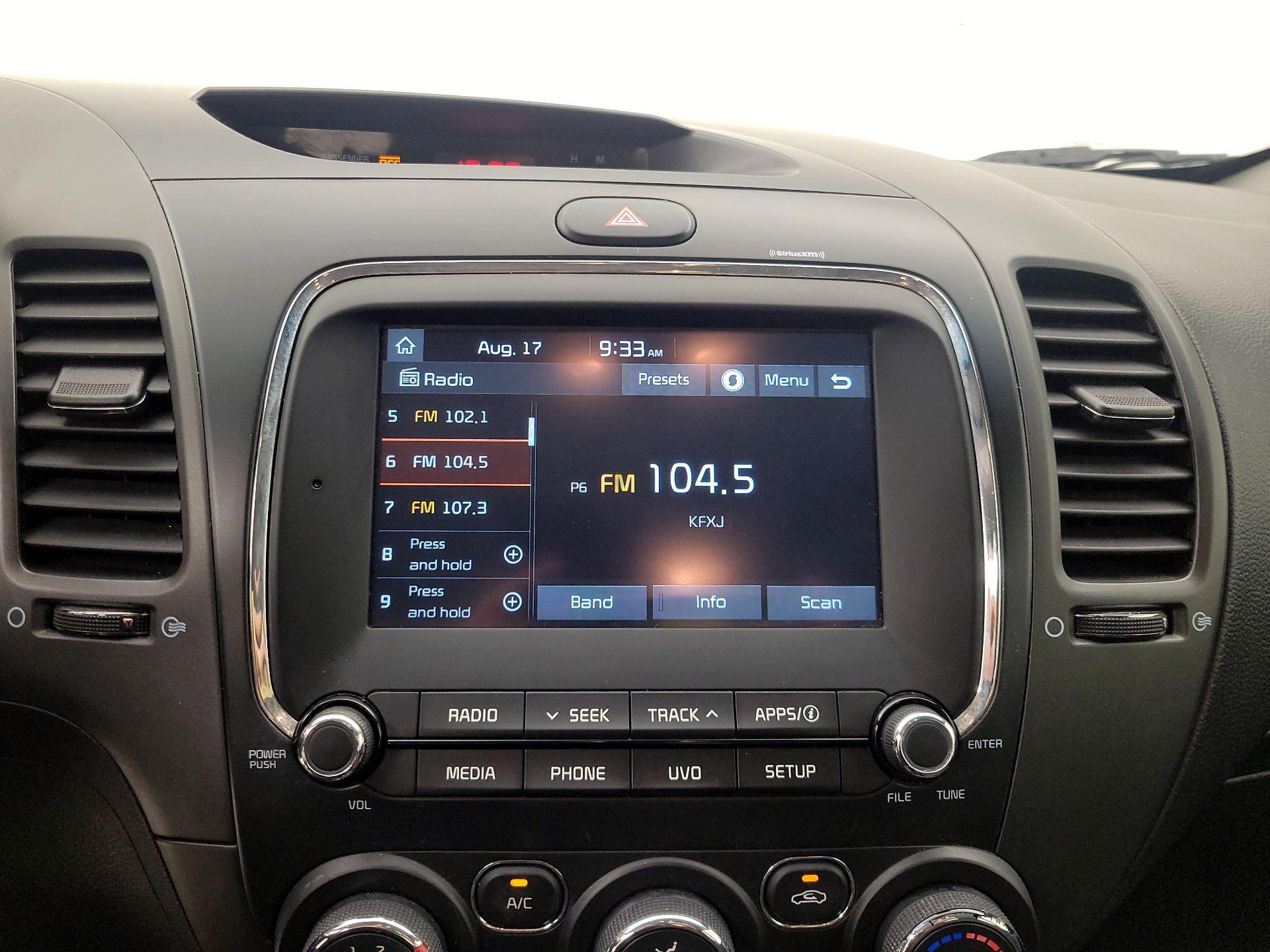 Thumbnail: 2018 Kia Forte - 15