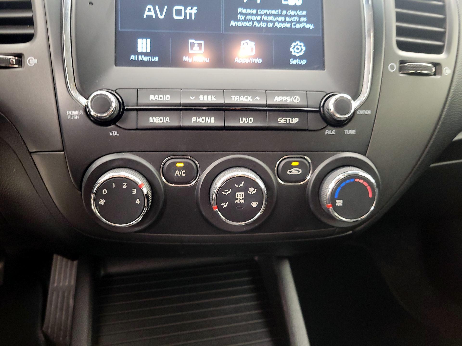 Thumbnail: 2018 Kia Forte - 16