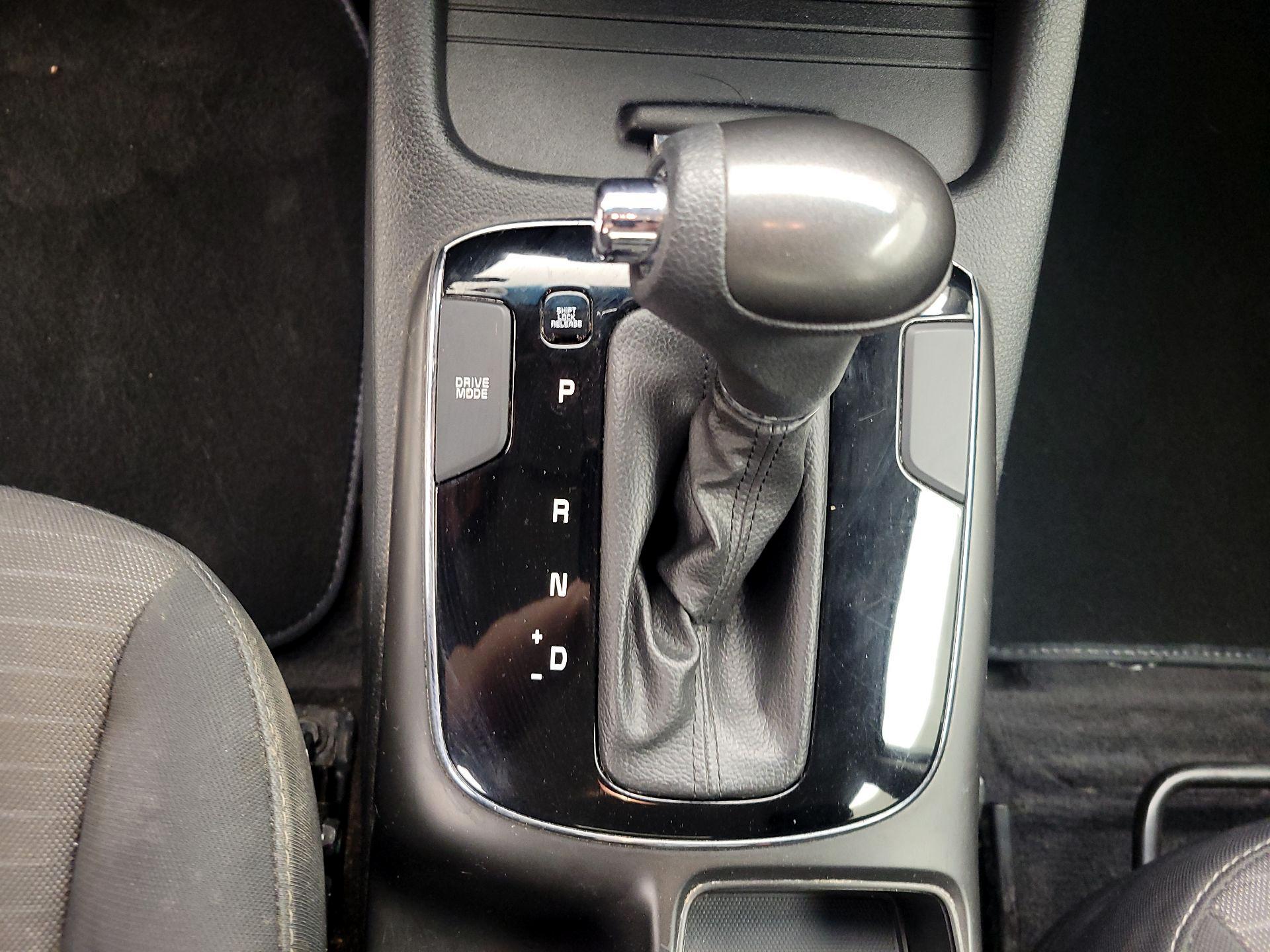 Thumbnail: 2018 Kia Forte - 17