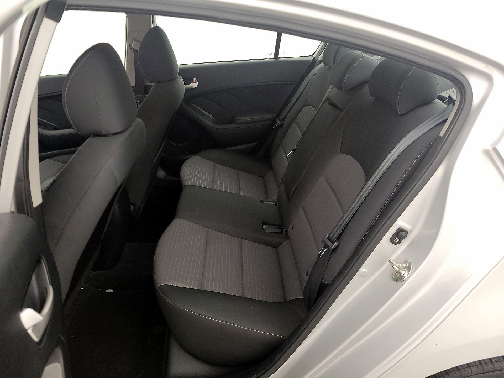 Thumbnail: 2018 Kia Forte - 19