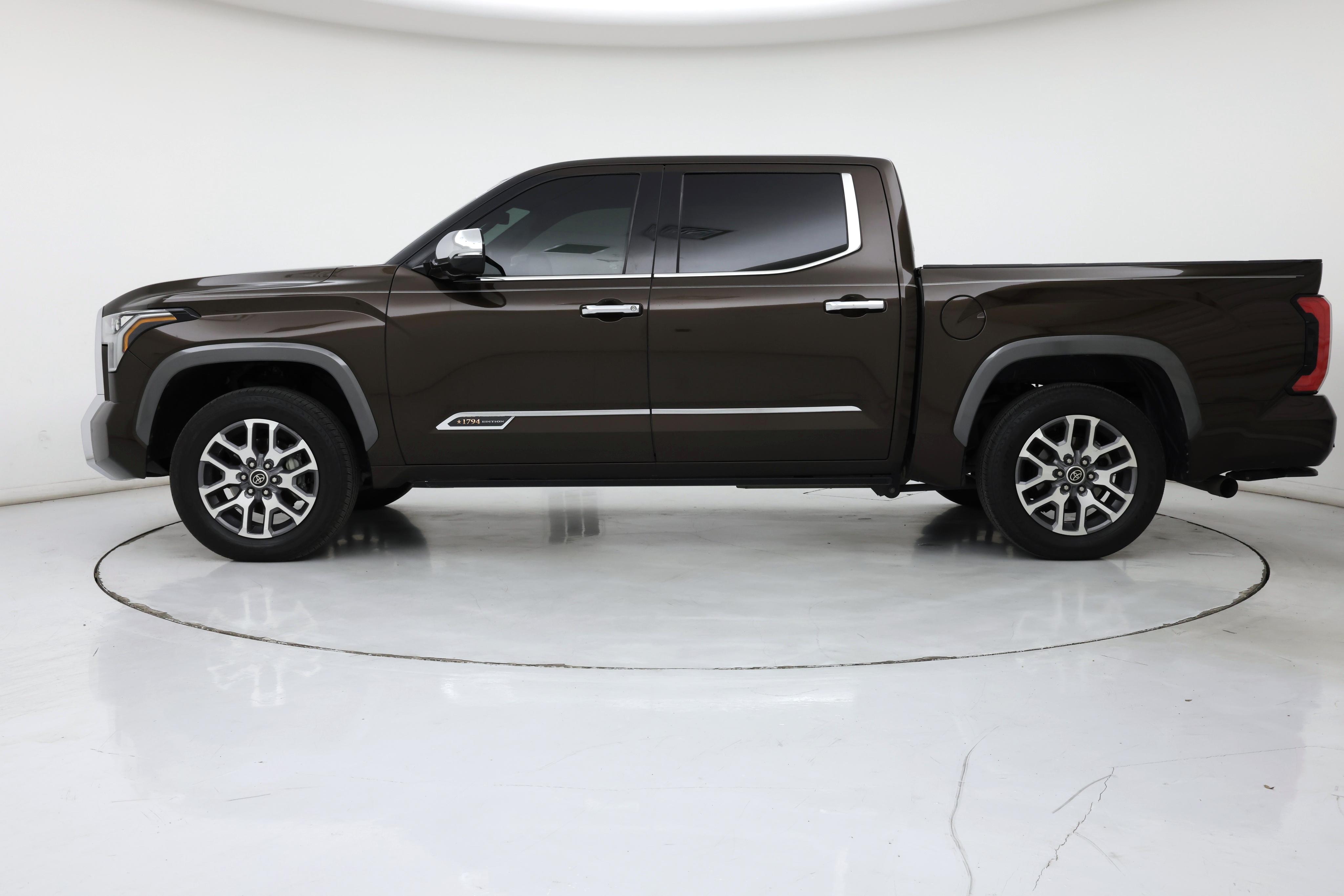 Thumbnail: 2022 Toyota Tundra - 3