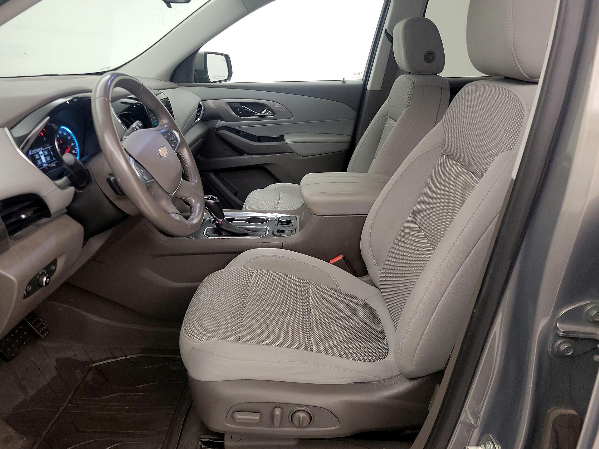 Thumbnail: 2018 Chevrolet Traverse - 11