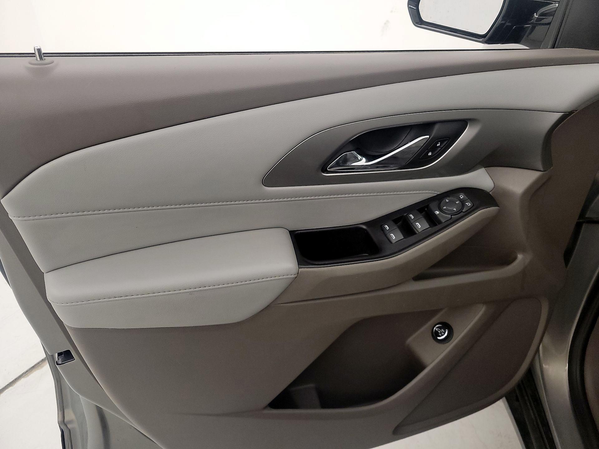 Thumbnail: 2018 Chevrolet Traverse - 12