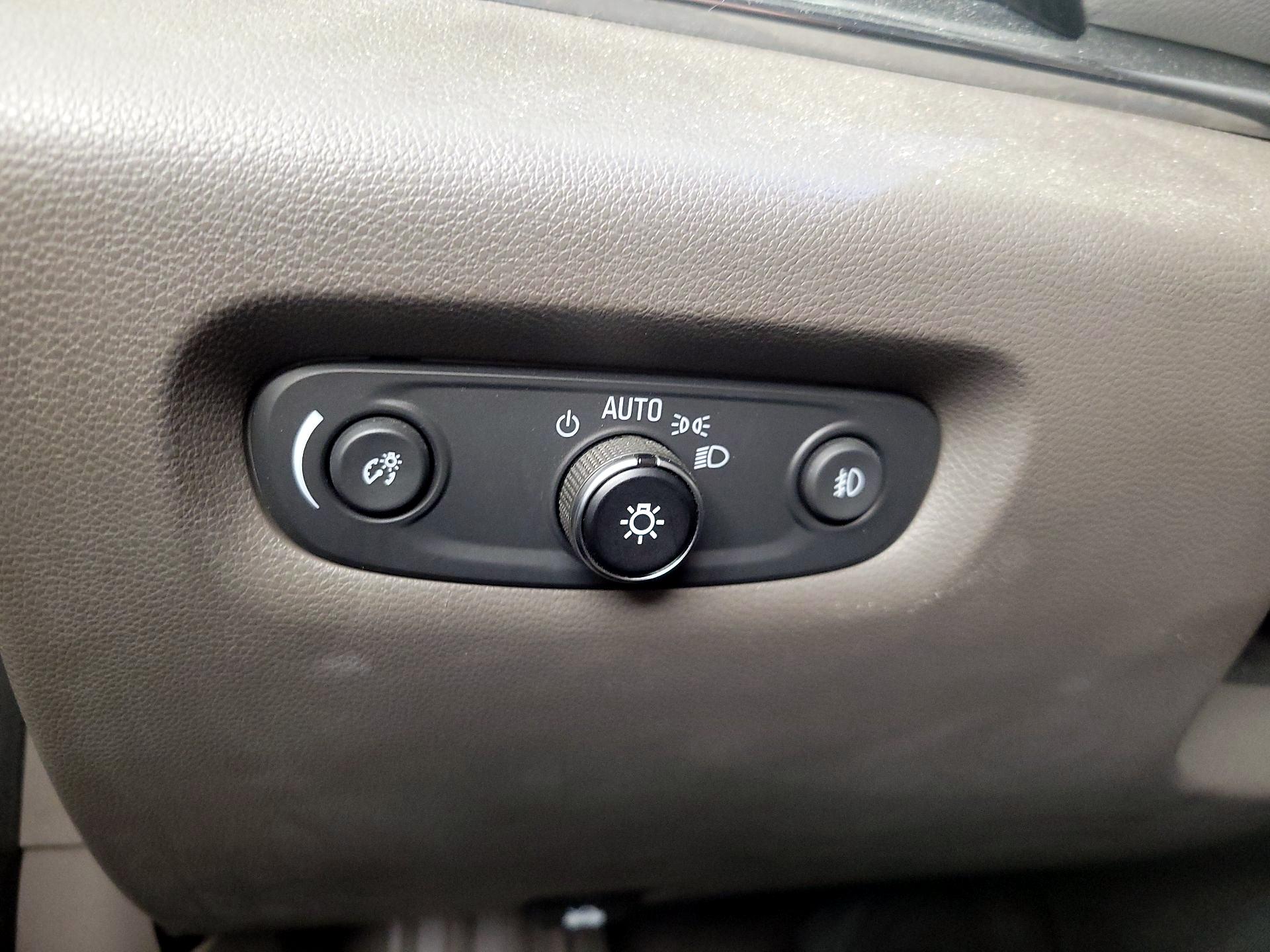 Thumbnail: 2018 Chevrolet Traverse - 13