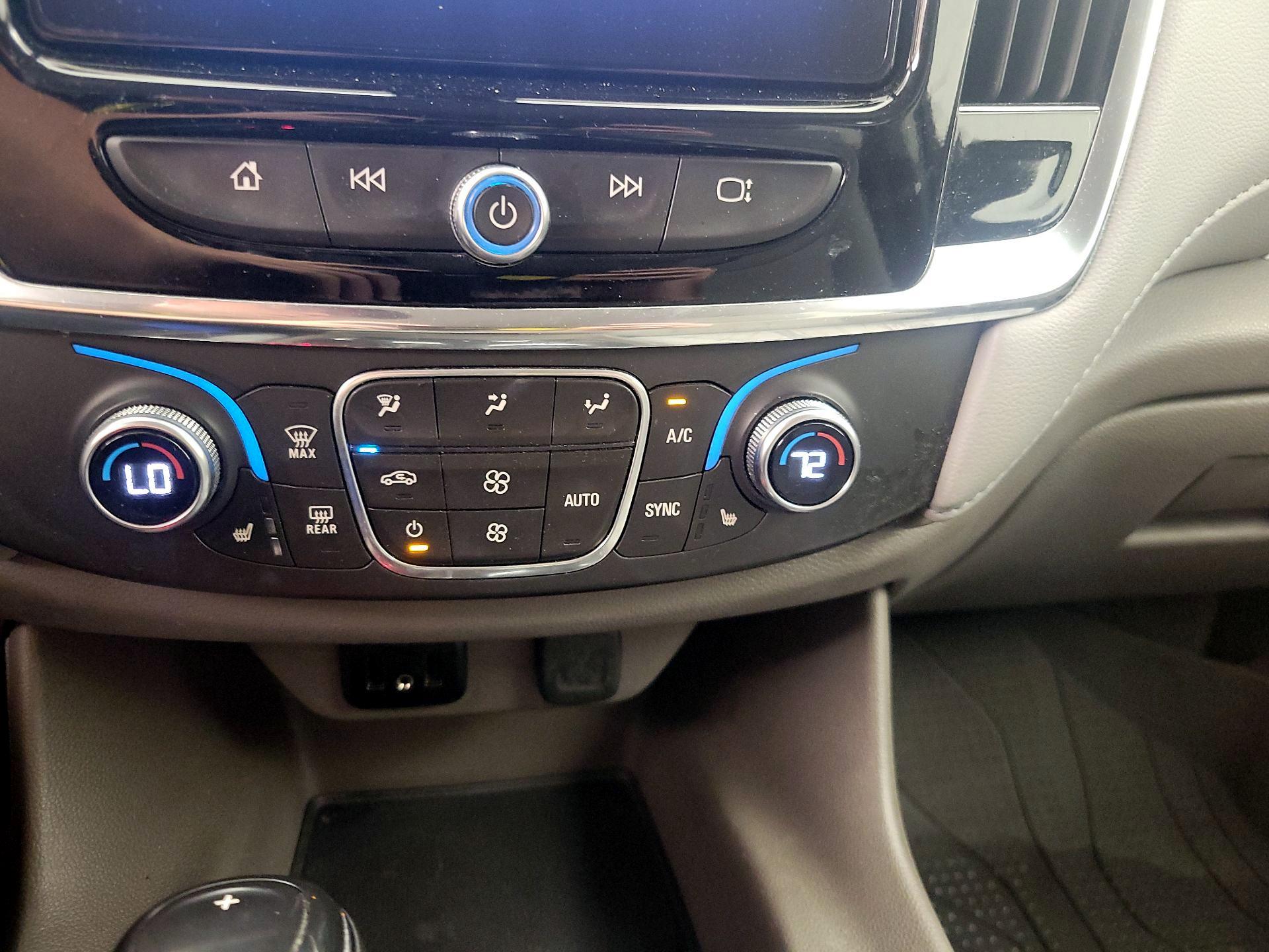 Thumbnail: 2018 Chevrolet Traverse - 16