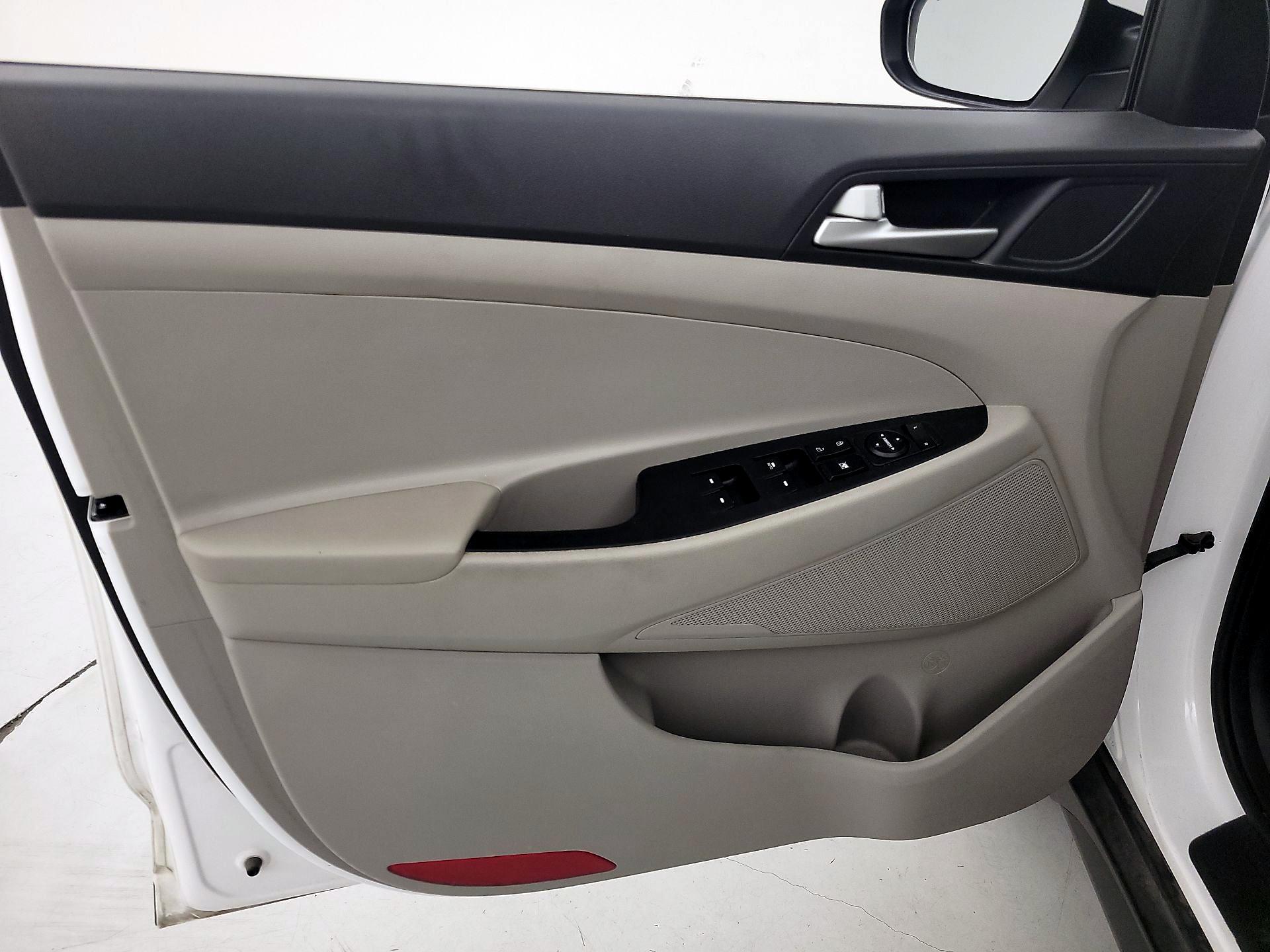 Thumbnail: 2020 Hyundai Tucson - 12