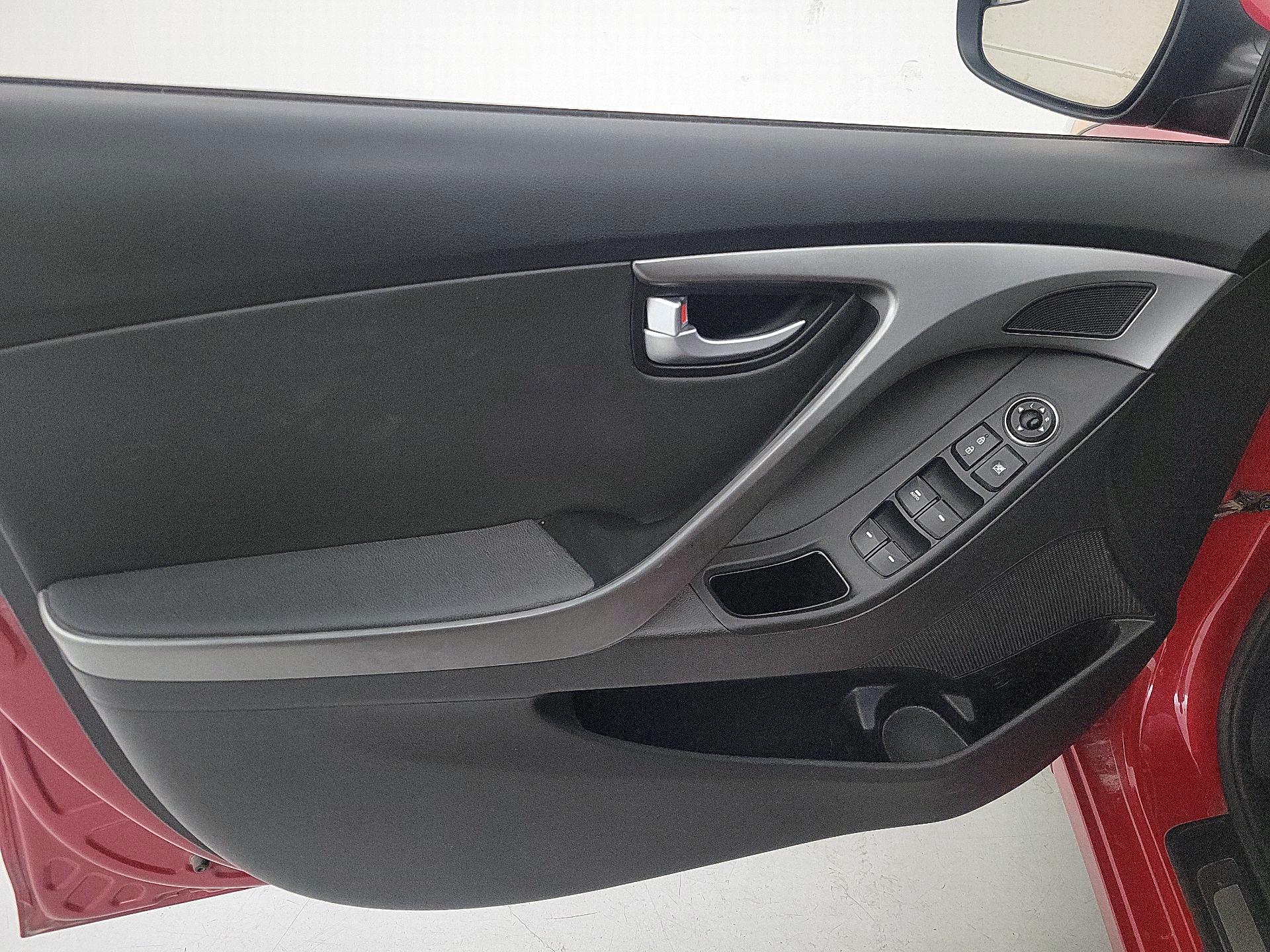 Thumbnail: 2015 Hyundai Elantra - 12