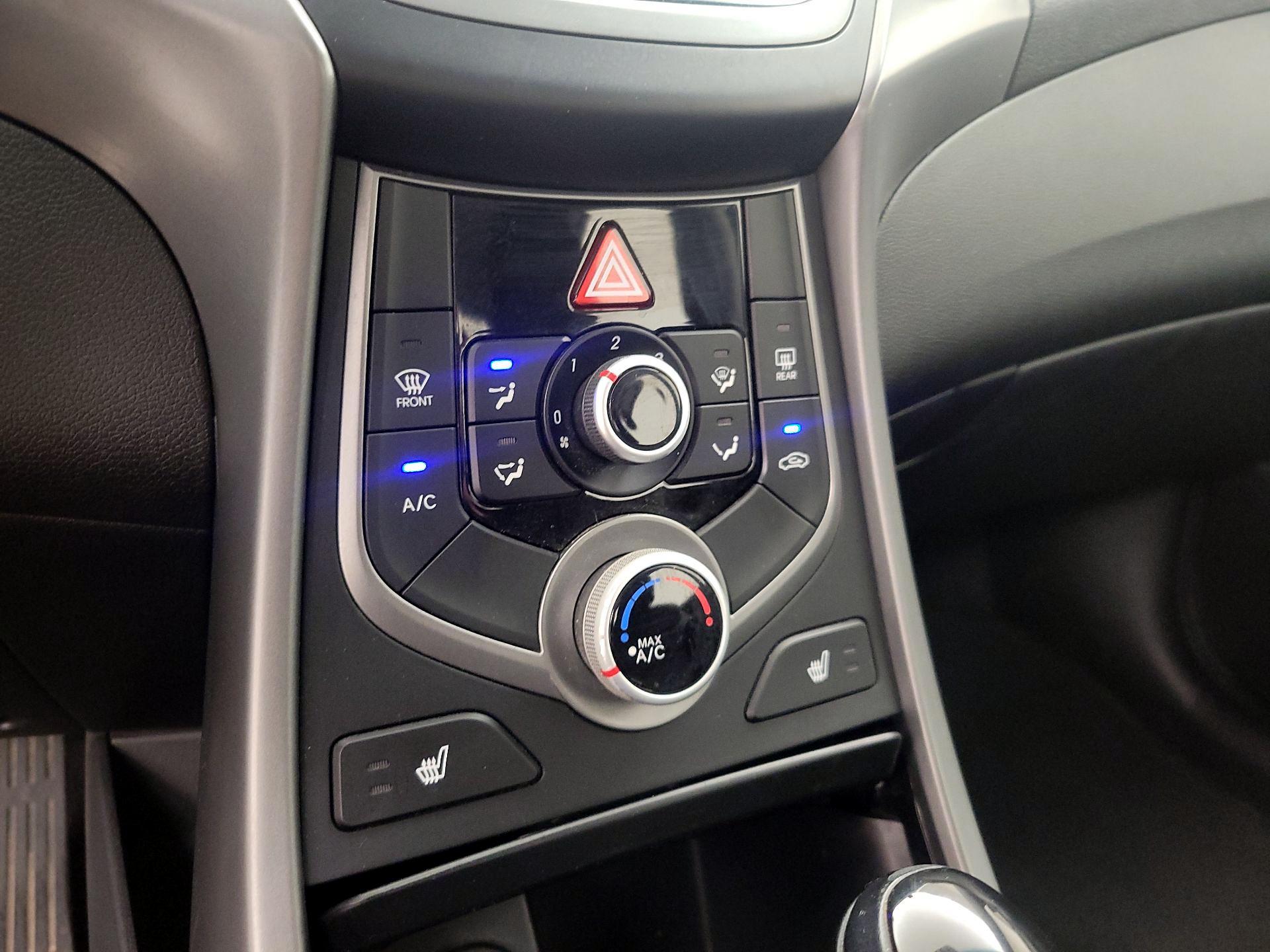 Thumbnail: 2015 Hyundai Elantra - 16