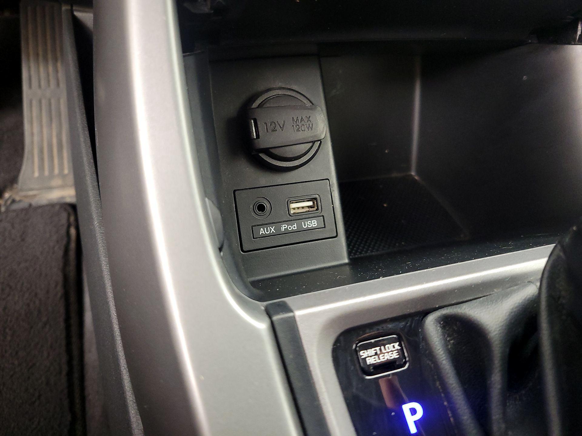 Thumbnail: 2015 Hyundai Elantra - 18