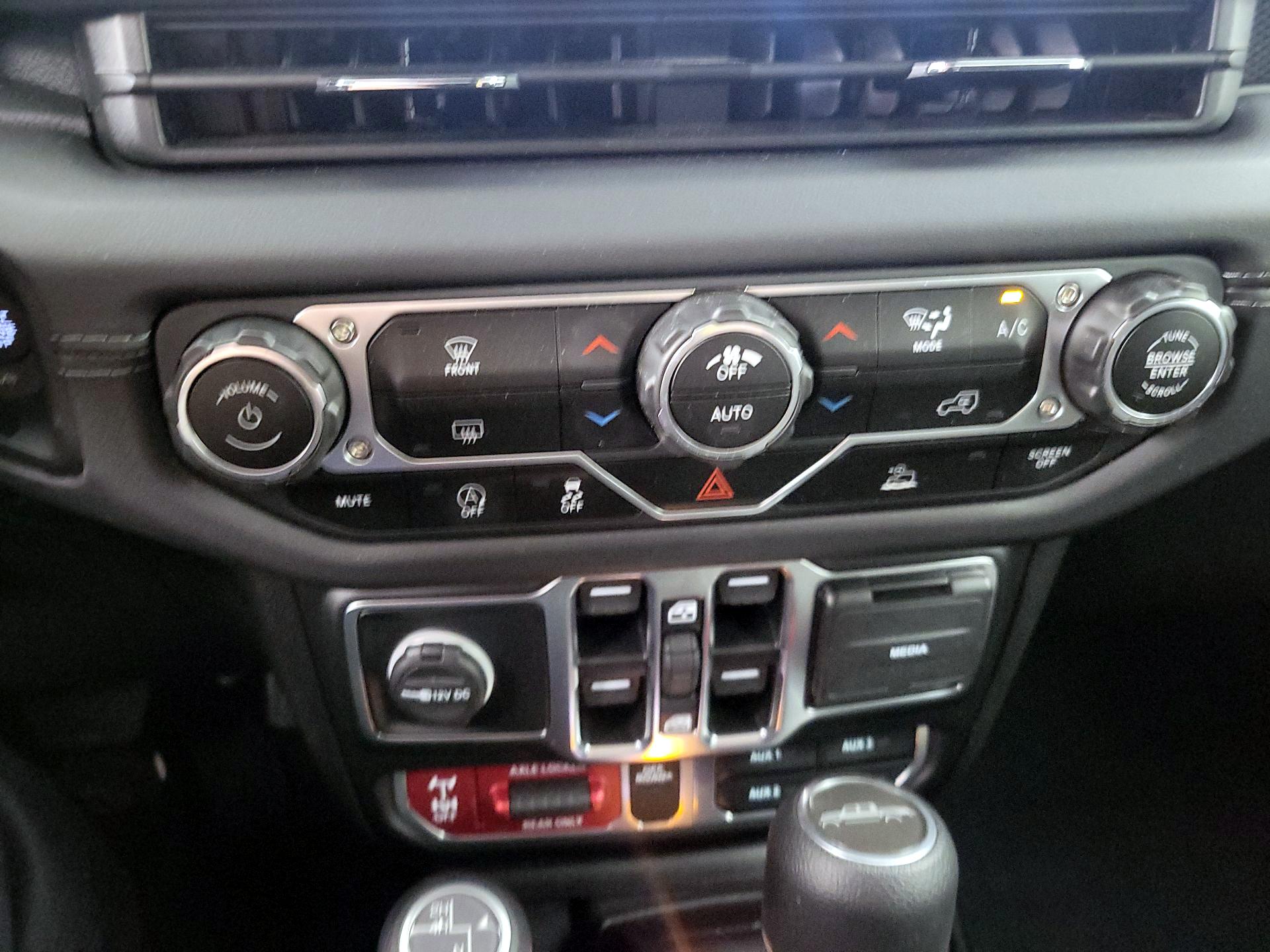 Thumbnail: 2025 Jeep Gladiator - 16