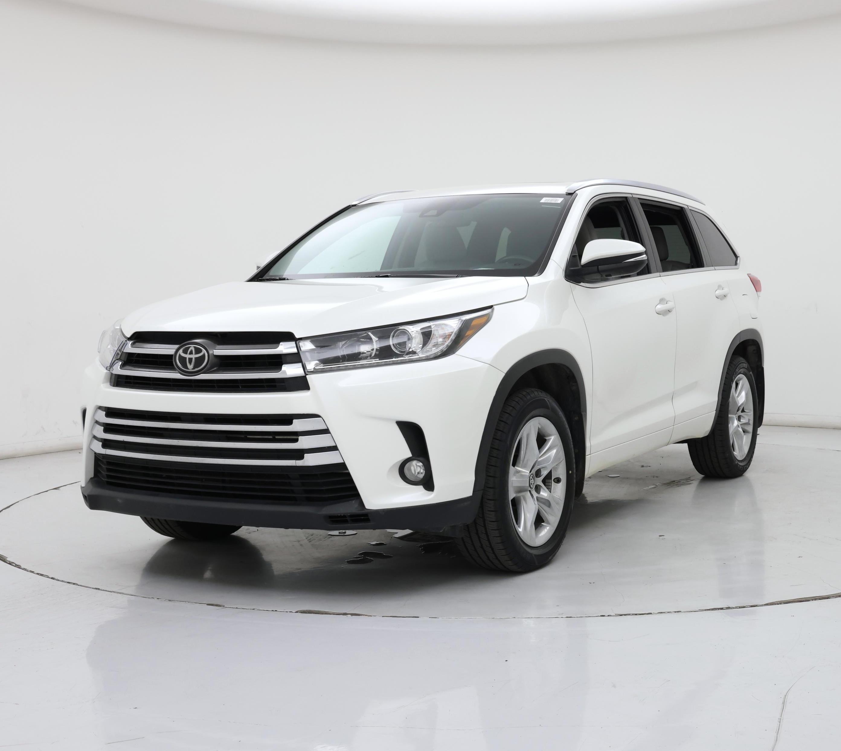Thumbnail: 2017 Toyota Highlander - 4