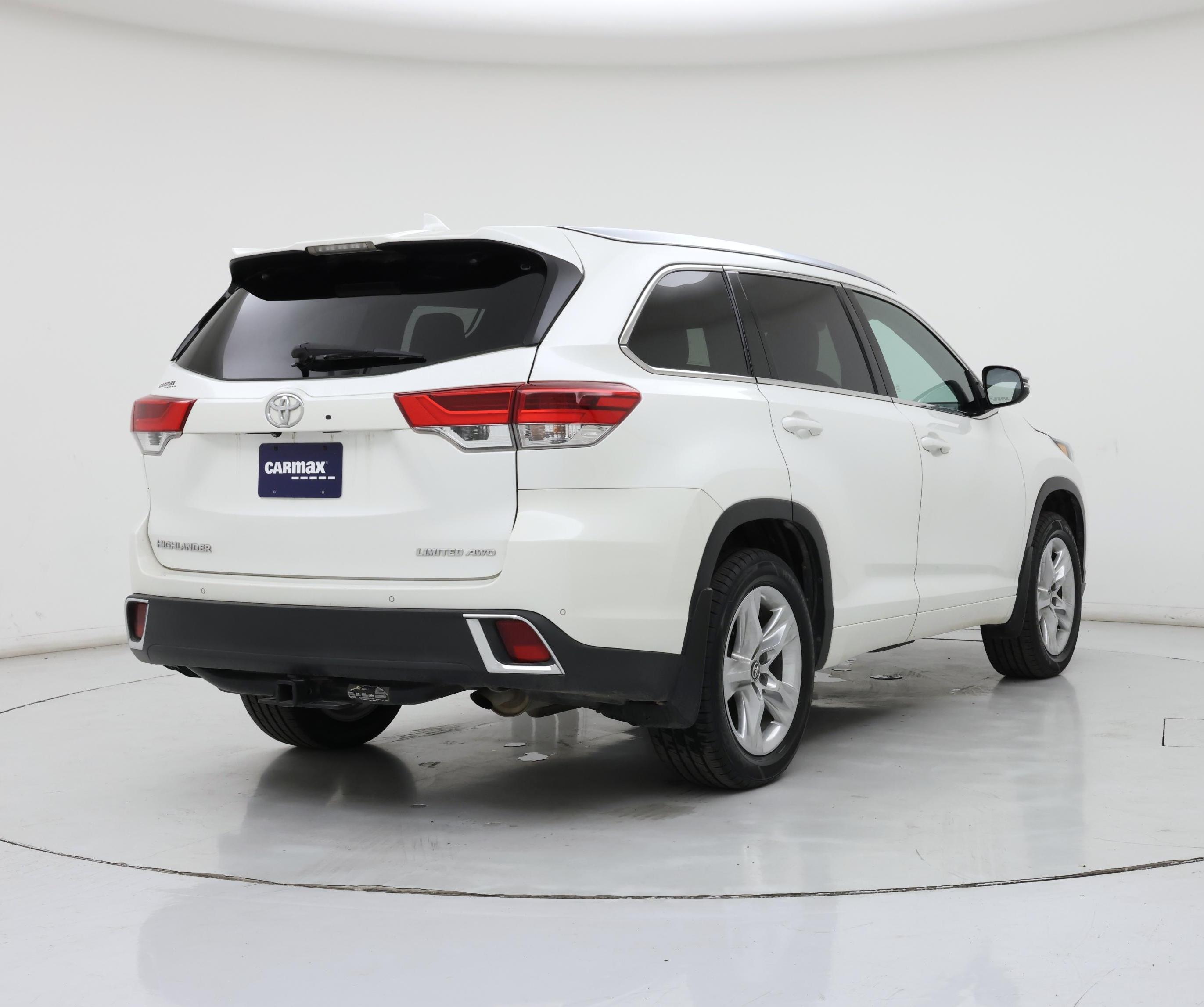 Thumbnail: 2017 Toyota Highlander - 8