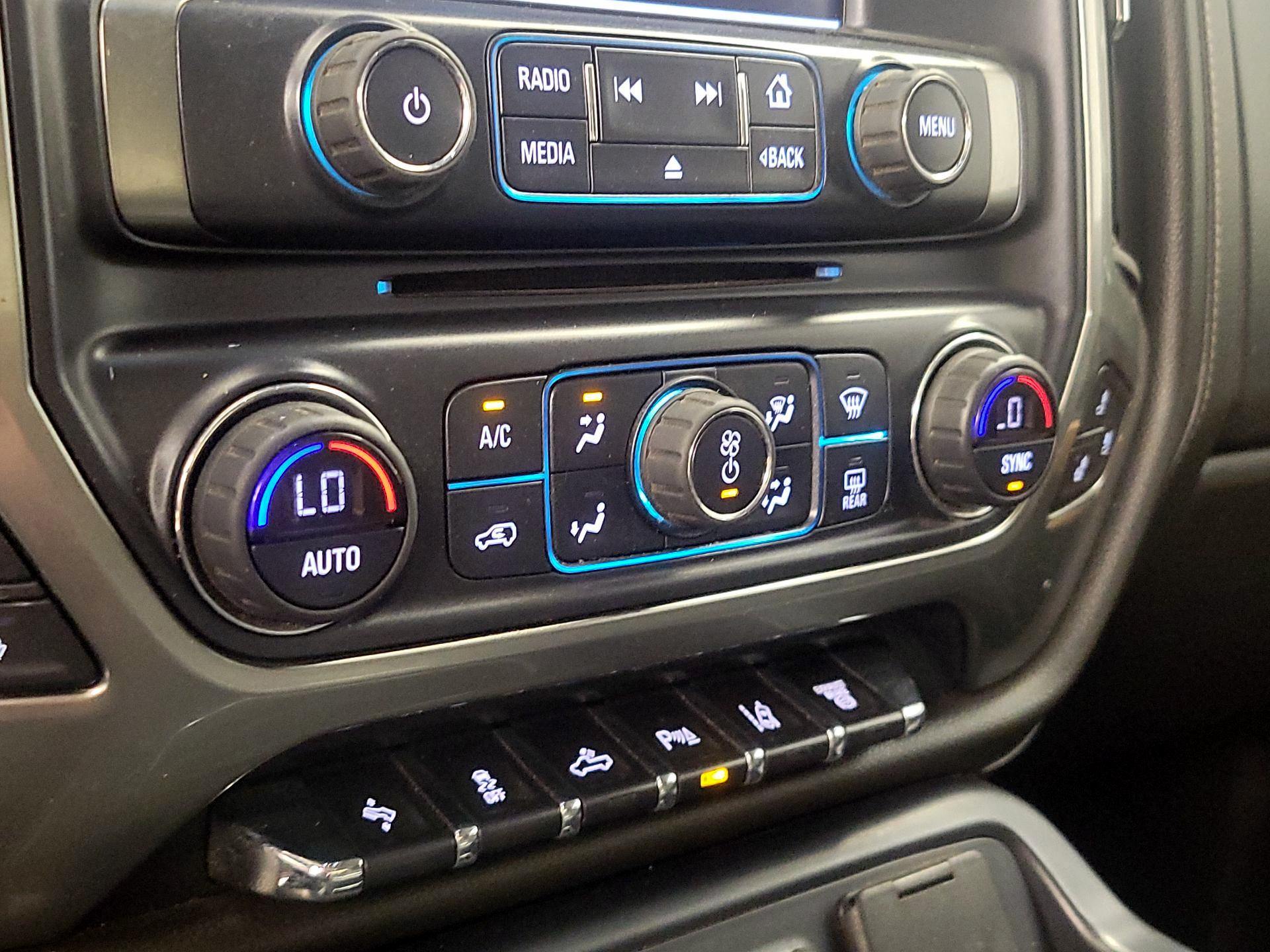 Thumbnail: 2017 Chevrolet Silverado 3500 - 17
