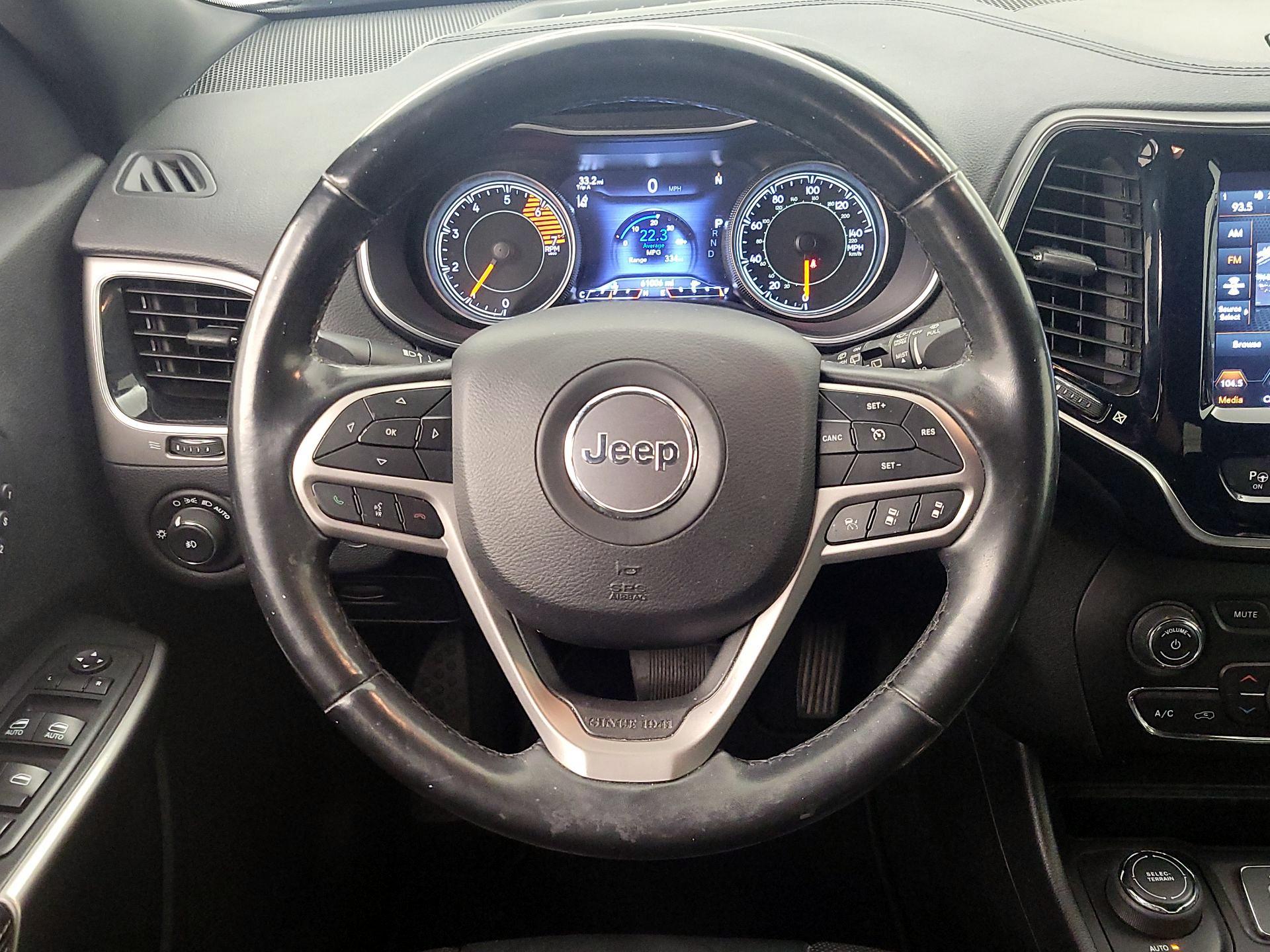 Thumbnail: 2020 Jeep Cherokee - 10