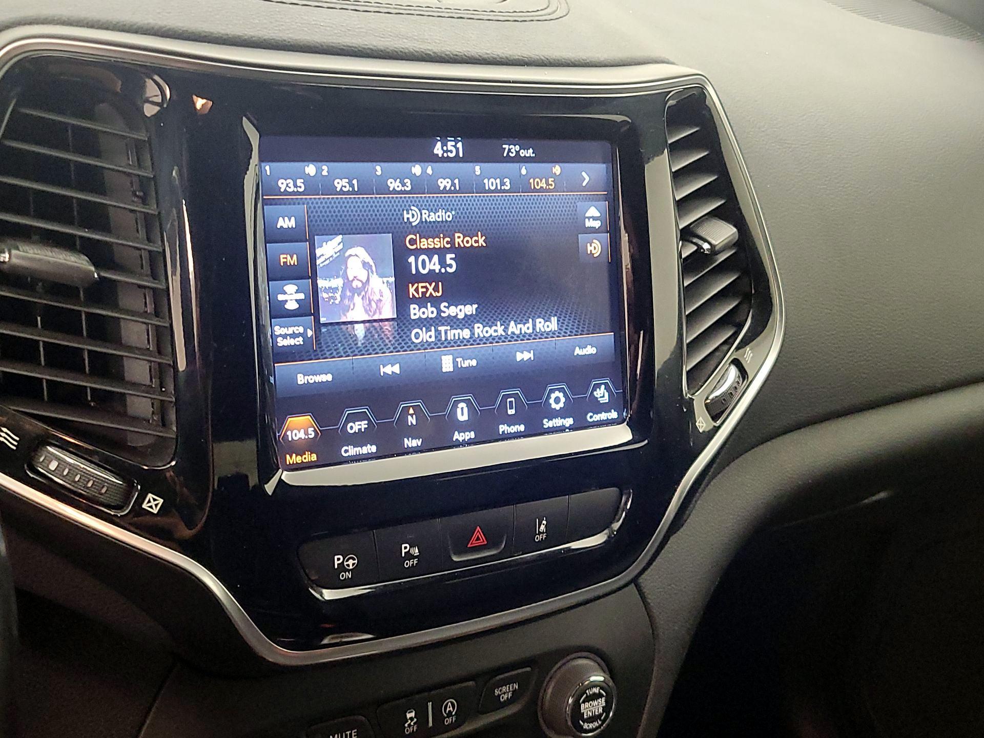 Thumbnail: 2020 Jeep Cherokee - 16