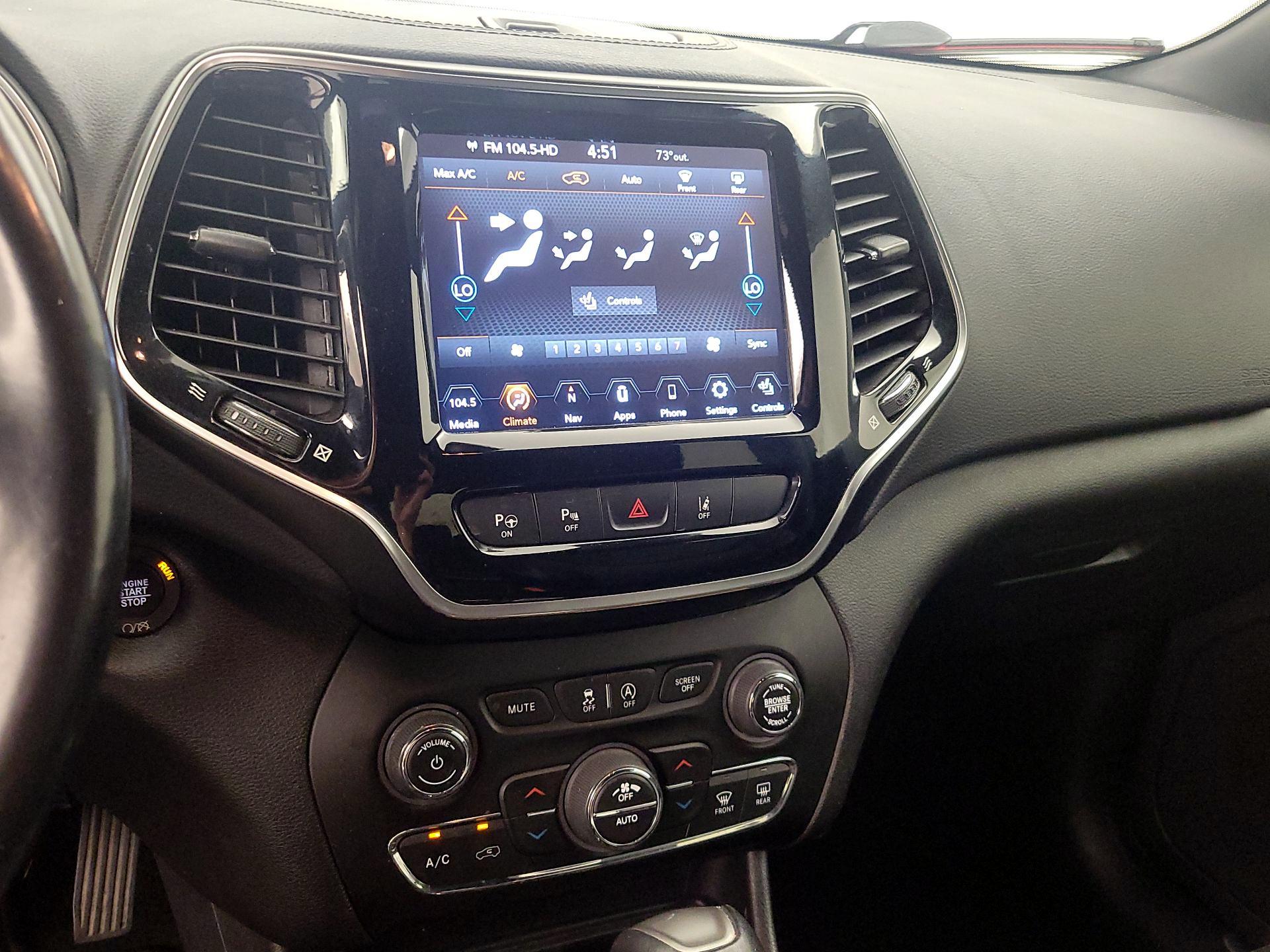 Thumbnail: 2020 Jeep Cherokee - 17