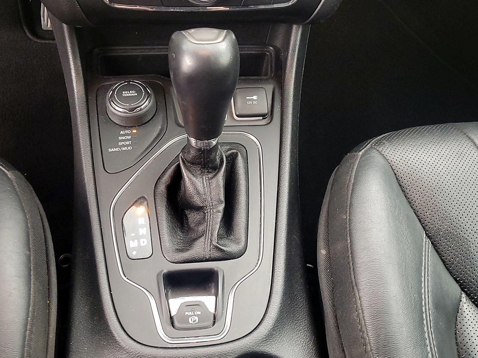 Thumbnail: 2020 Jeep Cherokee - 18