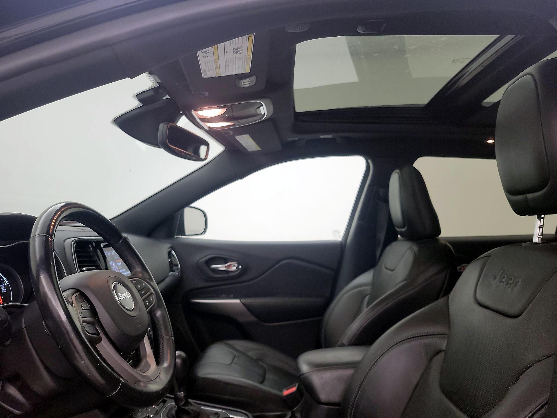 Thumbnail: 2020 Jeep Cherokee - 20