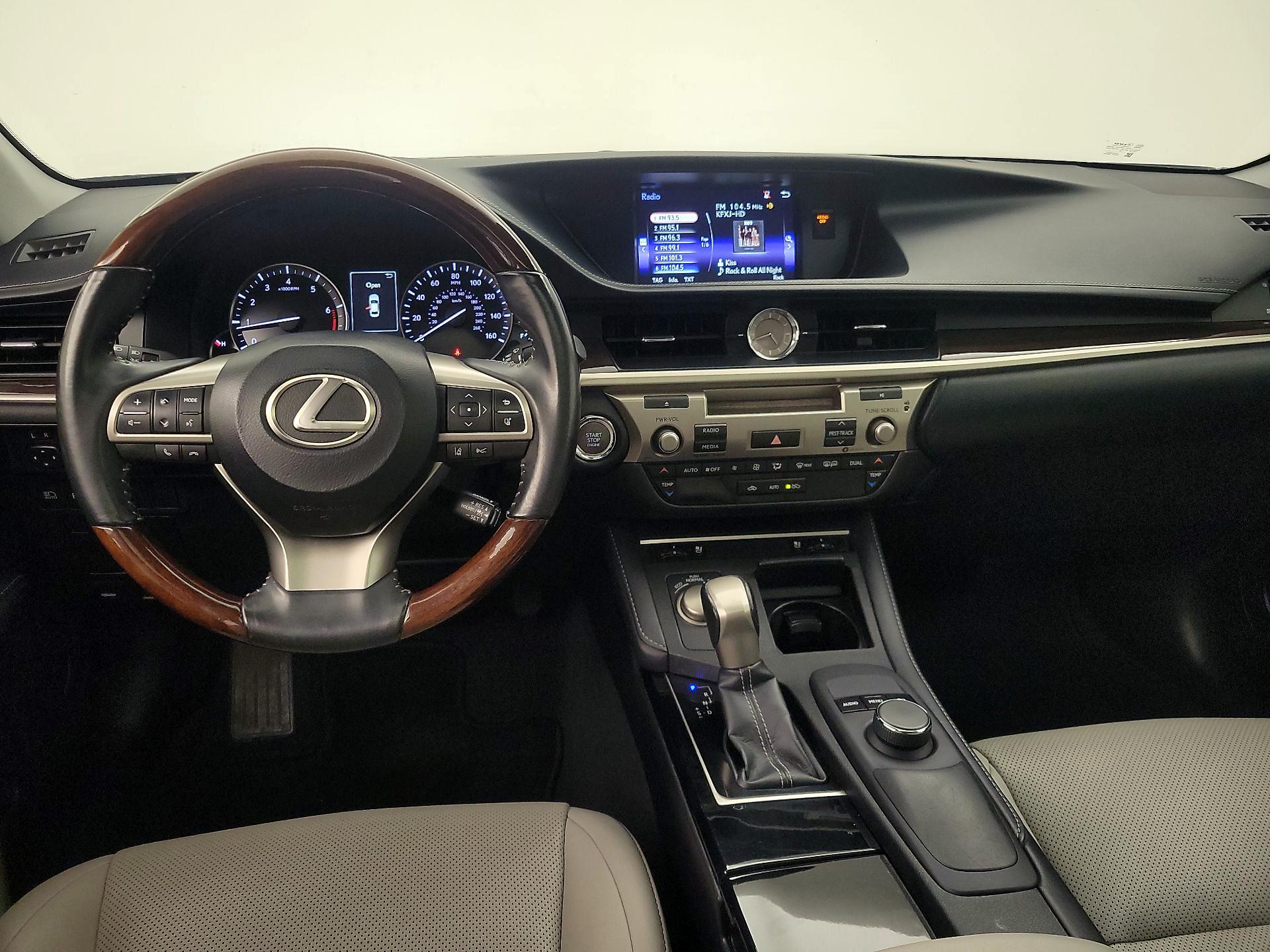 Thumbnail: 2017 Lexus ES - 9