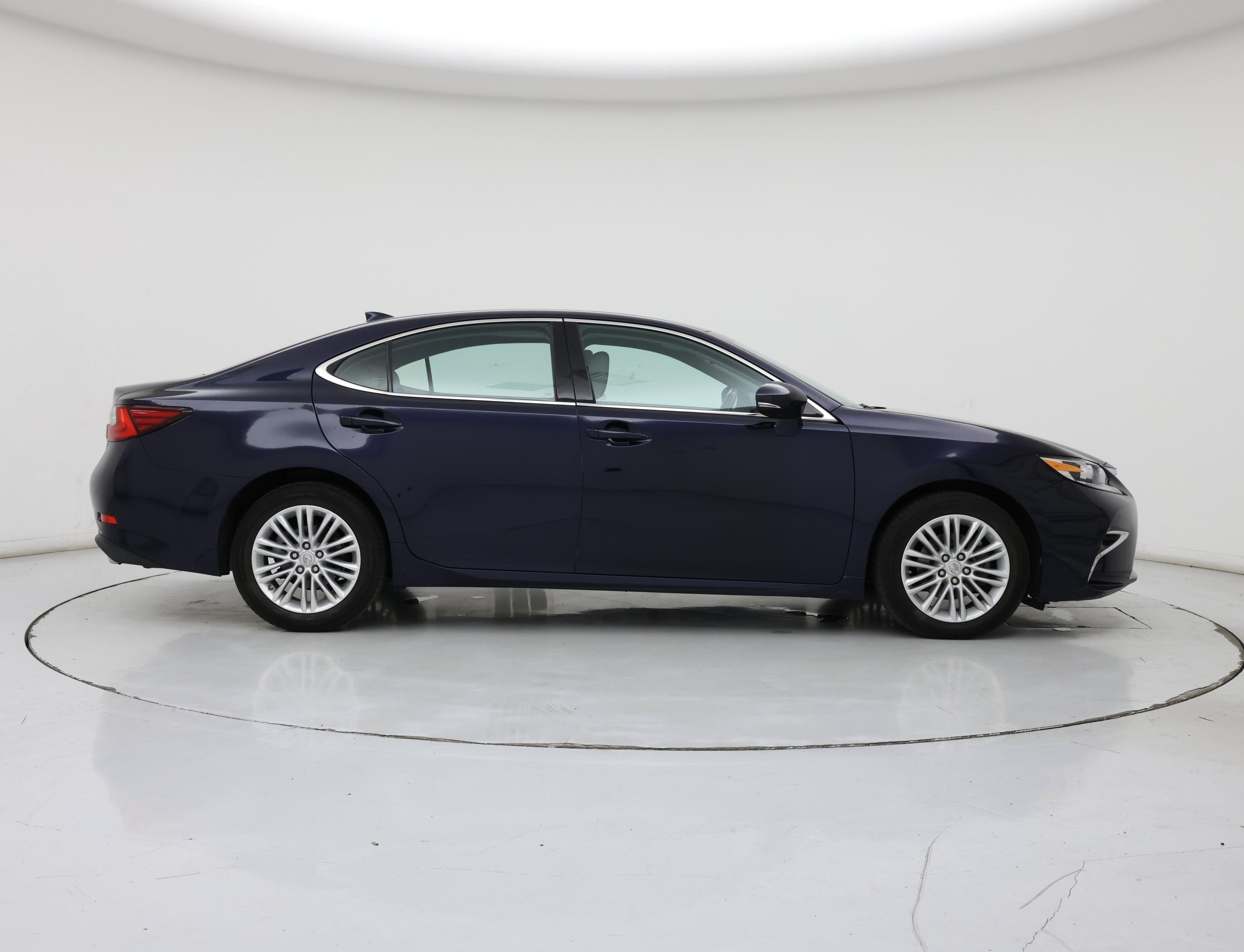 Thumbnail: 2017 Lexus ES - 7