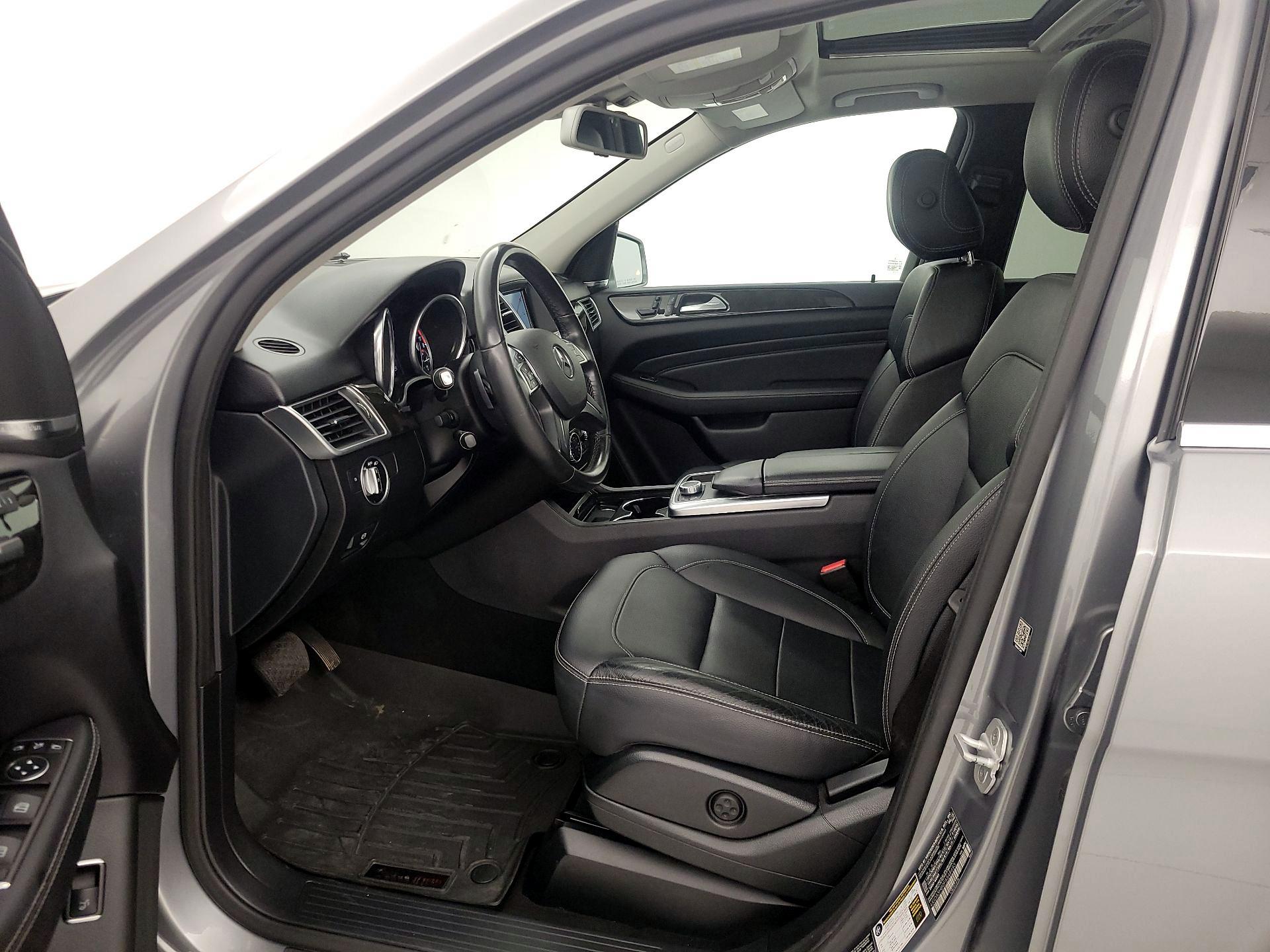 Thumbnail: 2015 Mercedes-Benz M-Class - 11