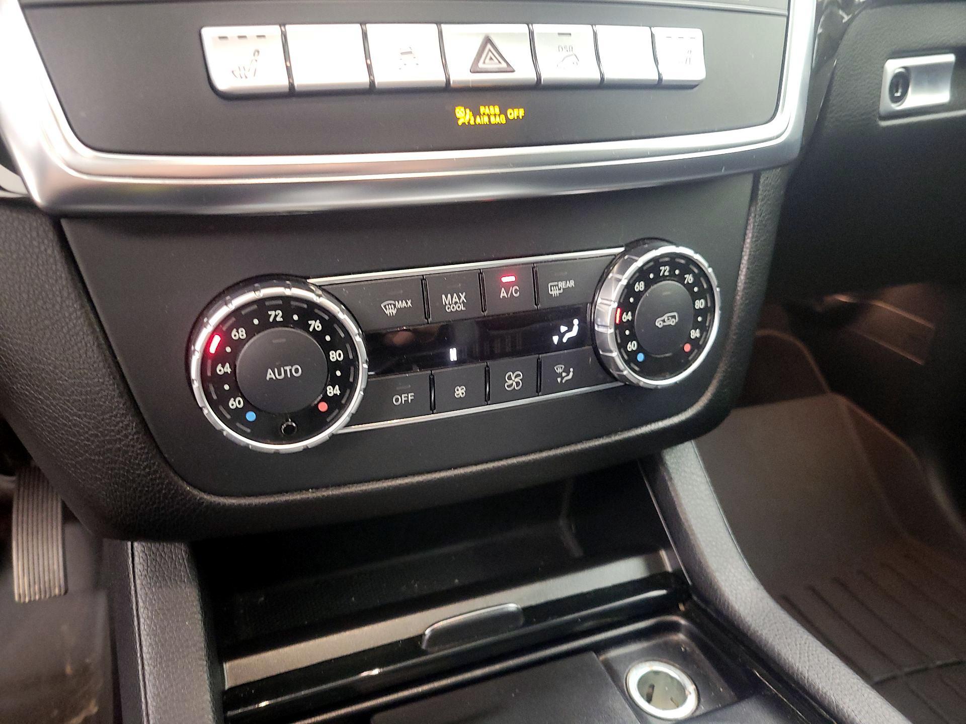 Thumbnail: 2015 Mercedes-Benz M-Class - 17