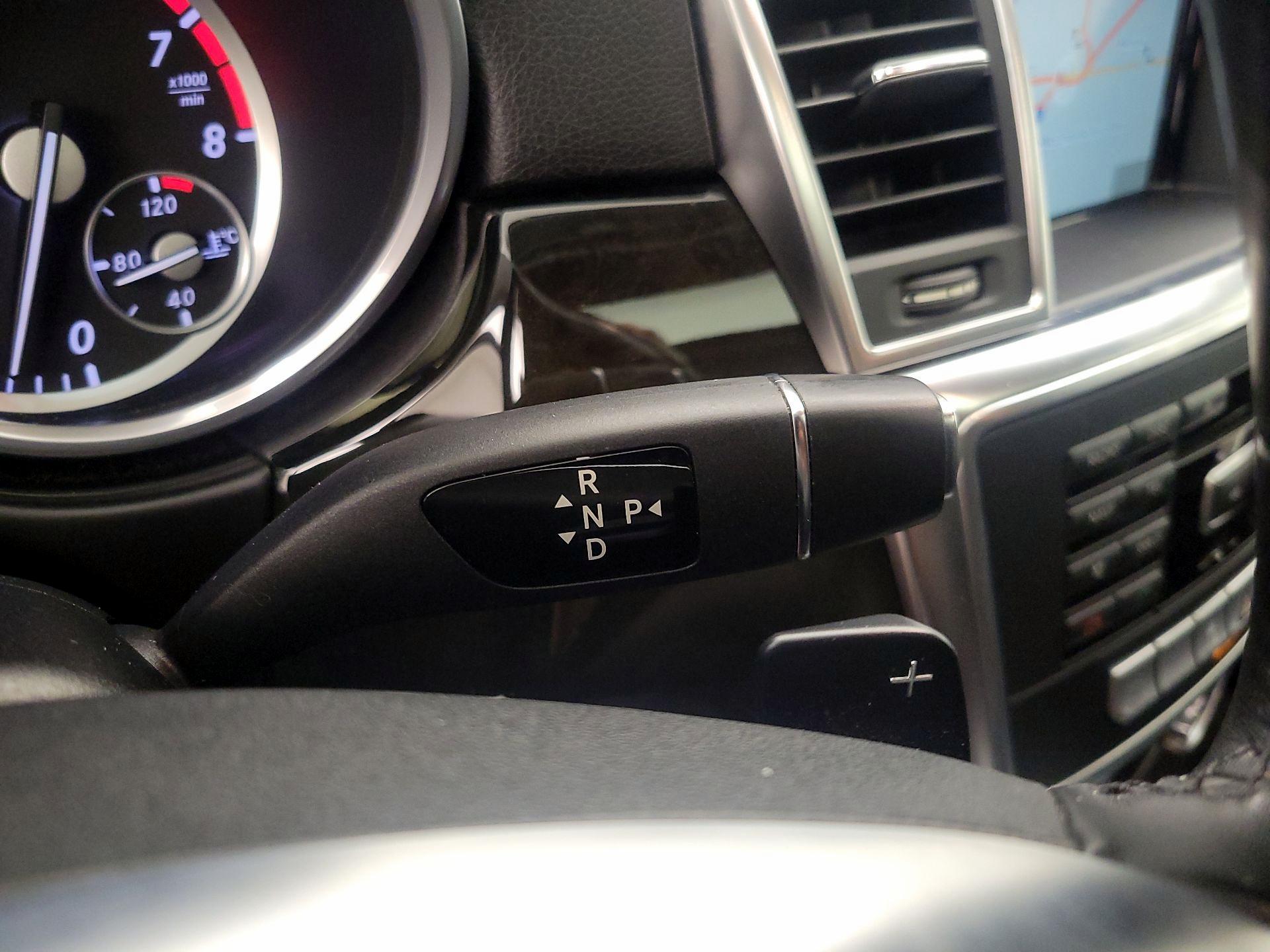 Thumbnail: 2015 Mercedes-Benz M-Class - 18