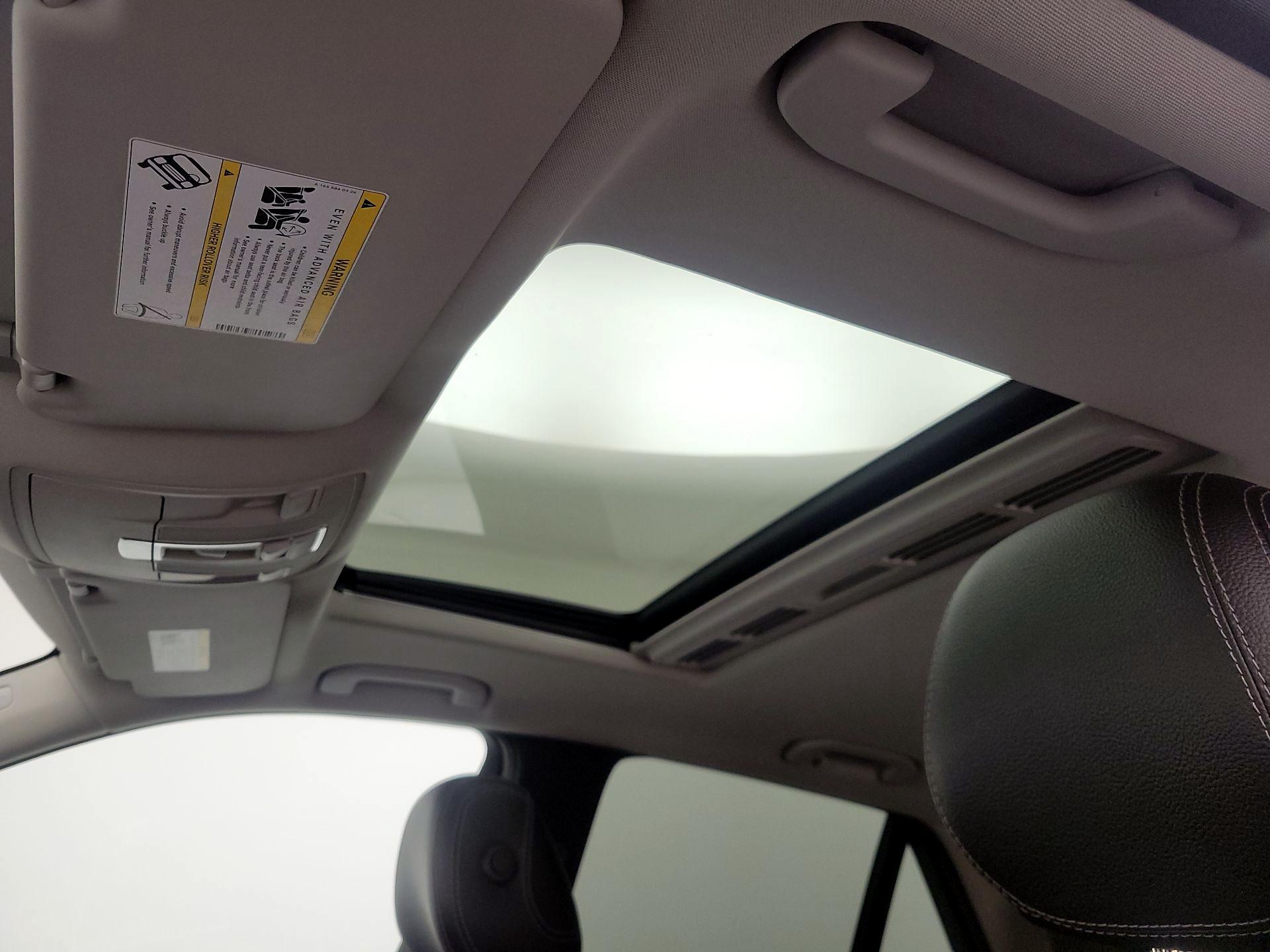 Thumbnail: 2015 Mercedes-Benz M-Class - 20