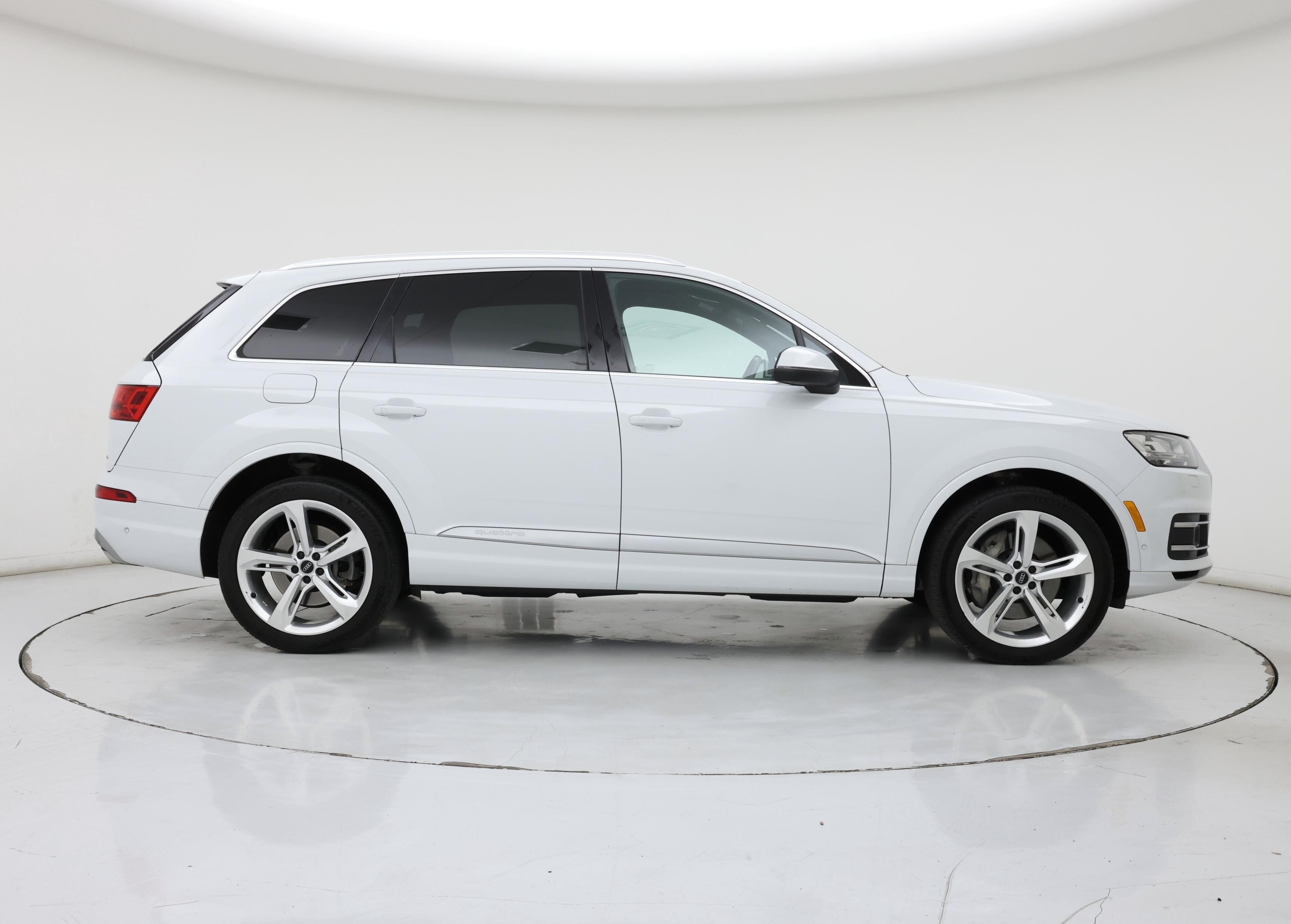 Thumbnail: 2019 Audi Q7 - 7