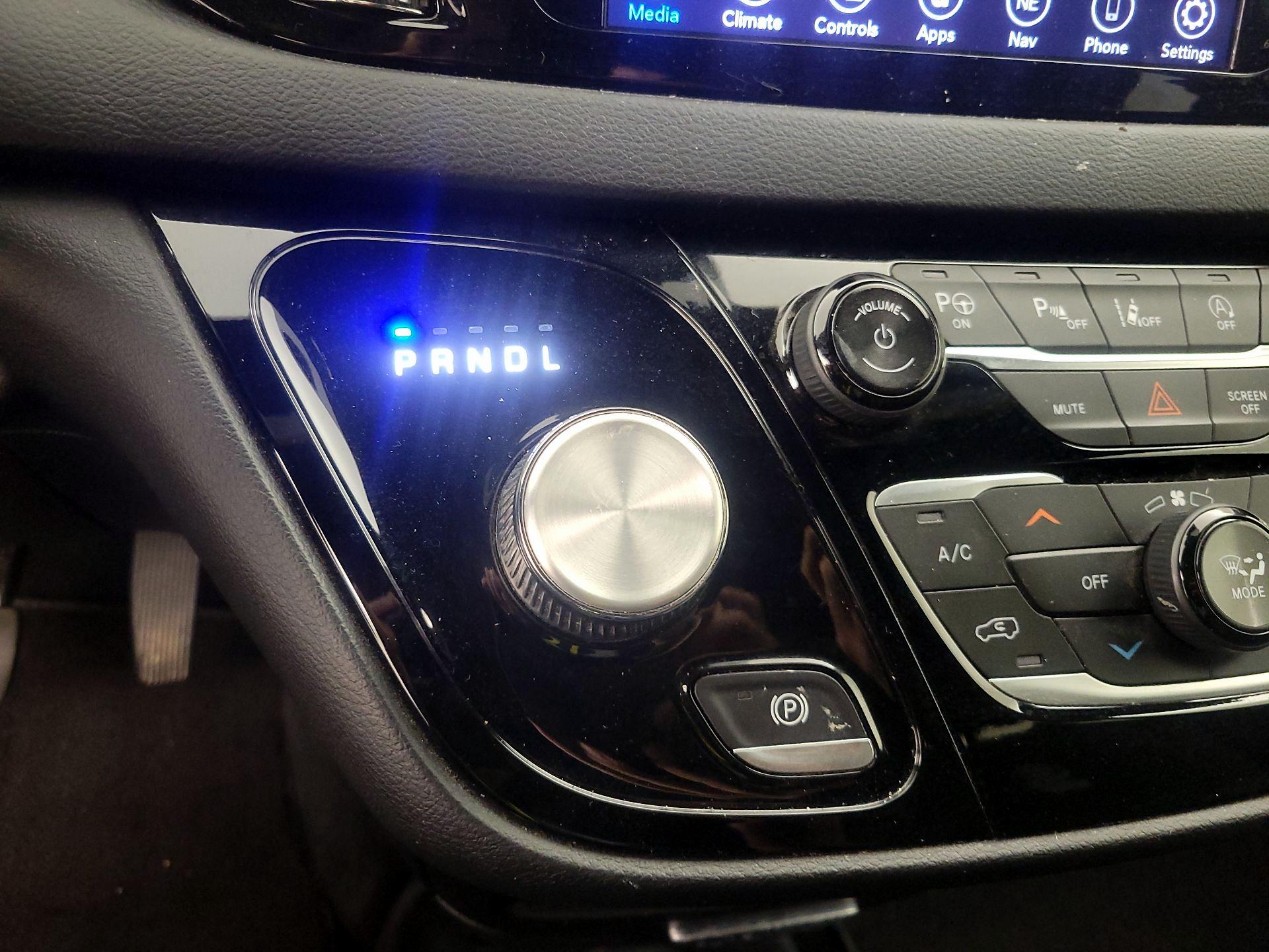Thumbnail: 2020 Chrysler Pacifica - 18