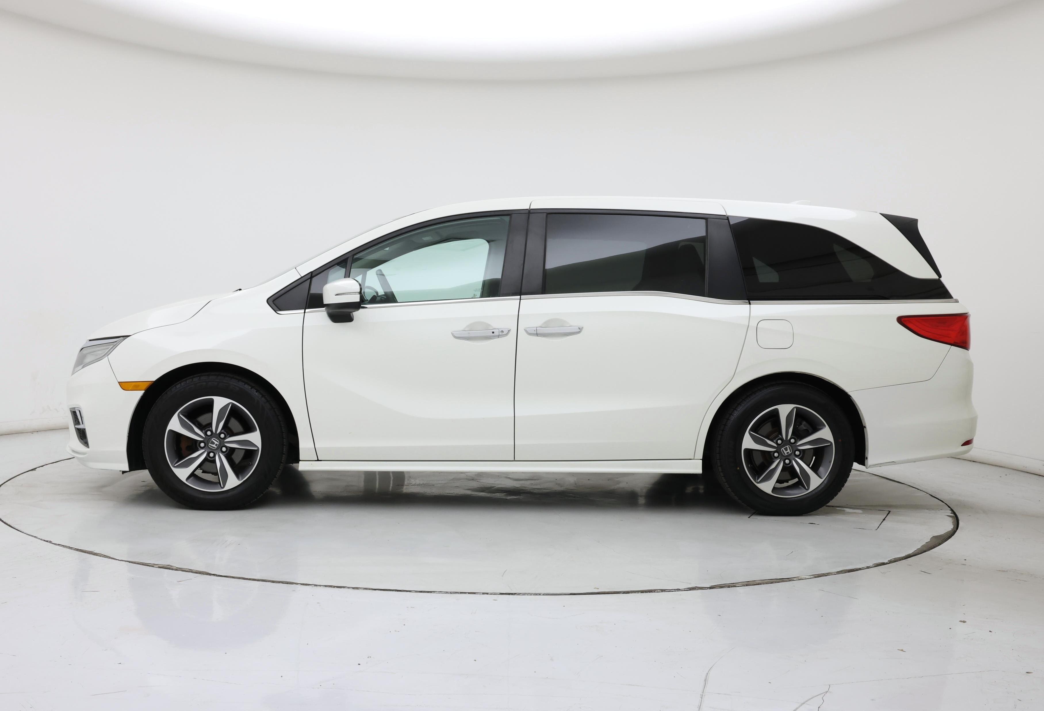 Thumbnail: 2019 Honda Odyssey - 3